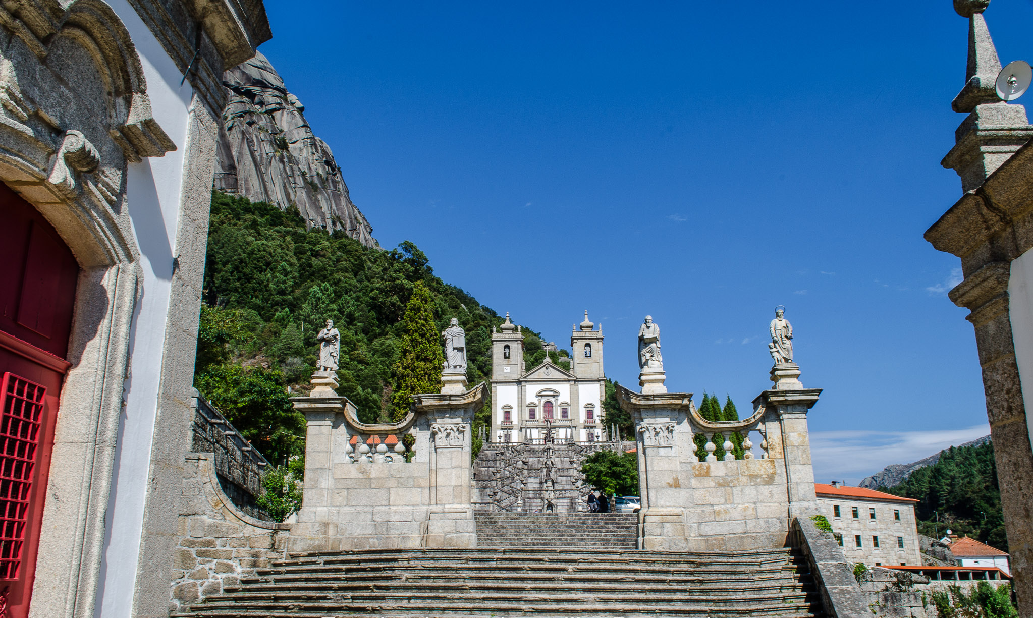 APA chumba plataforma de energia eólica e solar flutuante na Peneda-Gerês