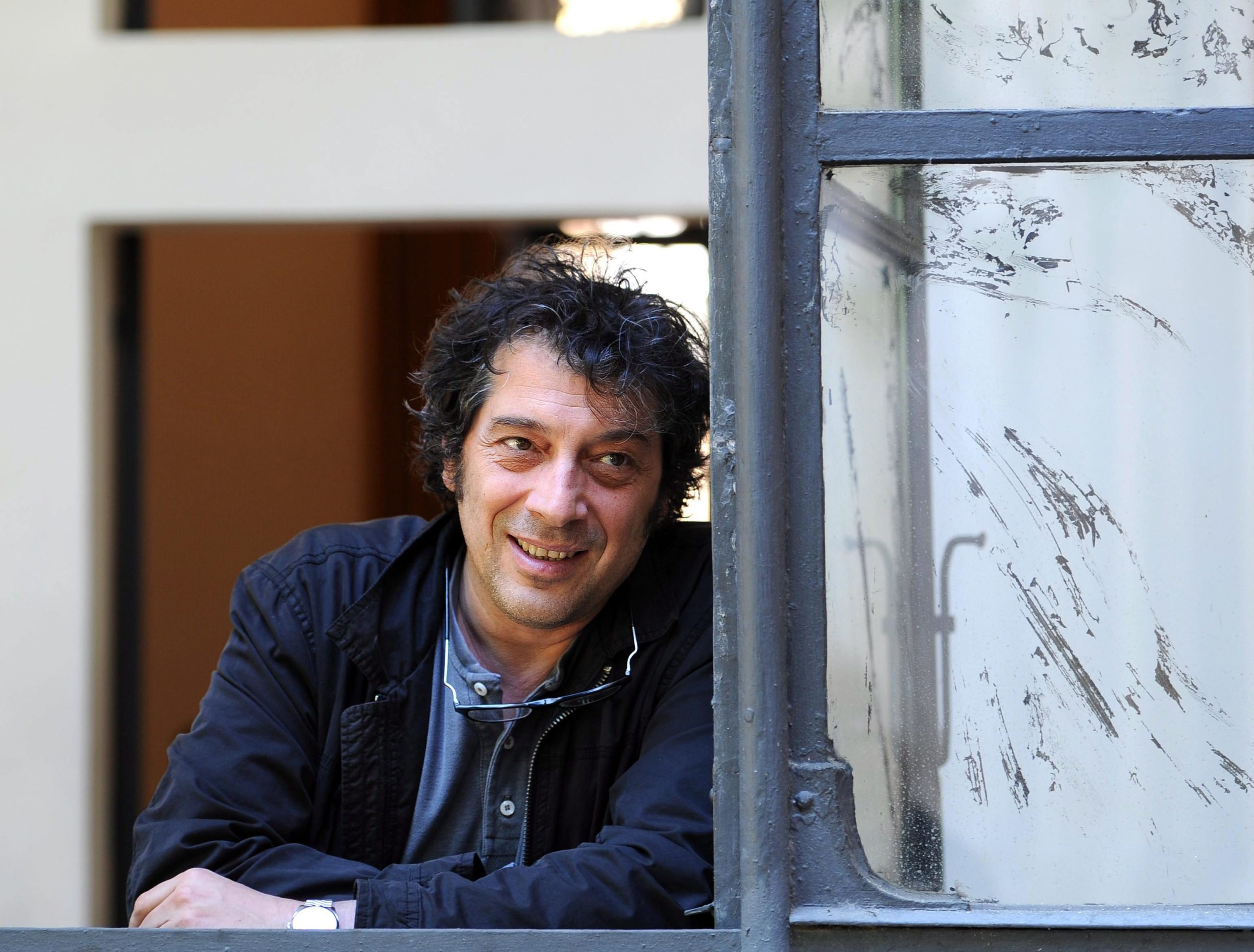“O Colibri”, de Sandro Veronesi, é um romance fragmentado para atenuar a dor que oferece