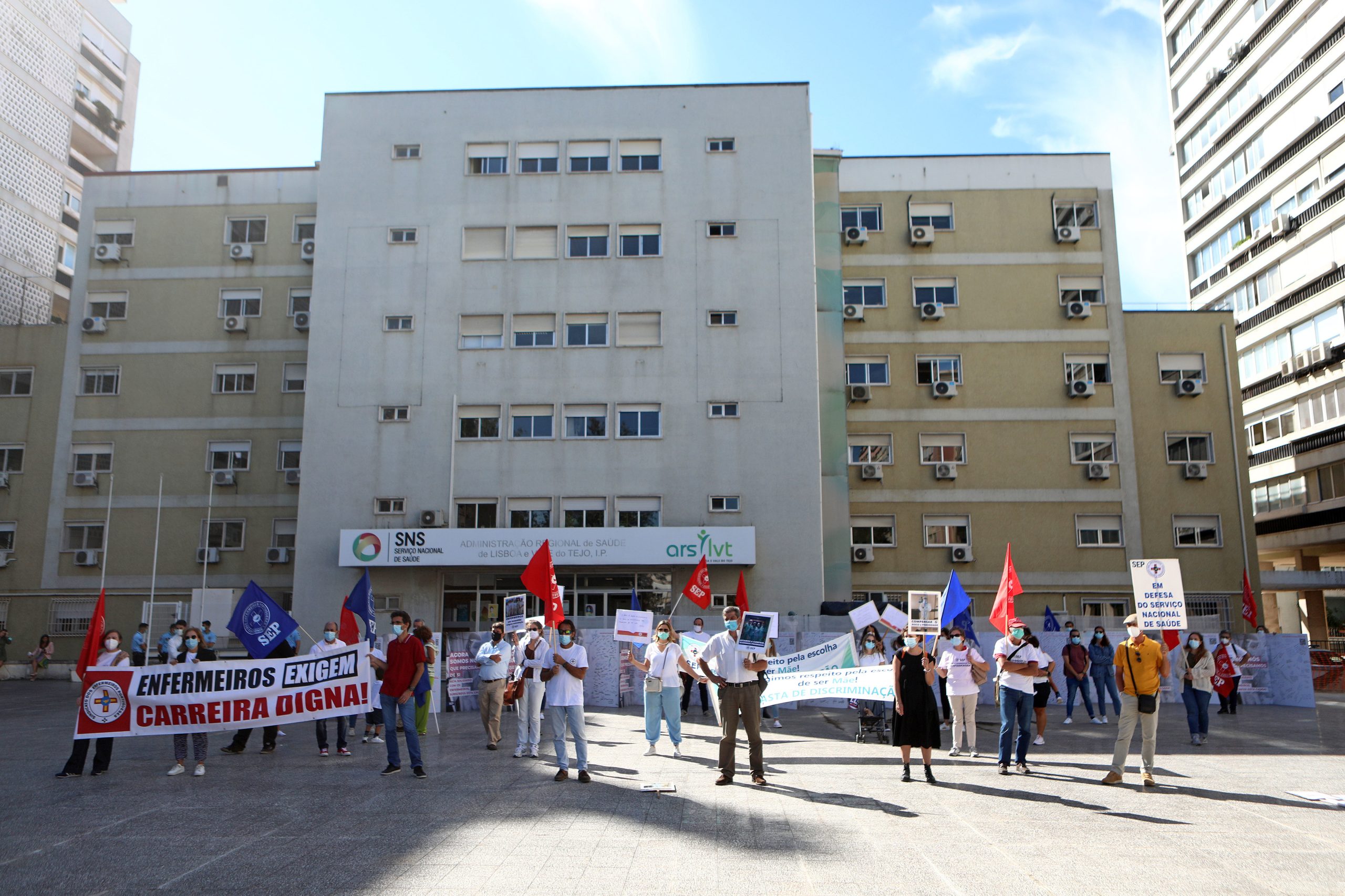 Mães enfermeiras manifestam-se contra discriminação na carreira