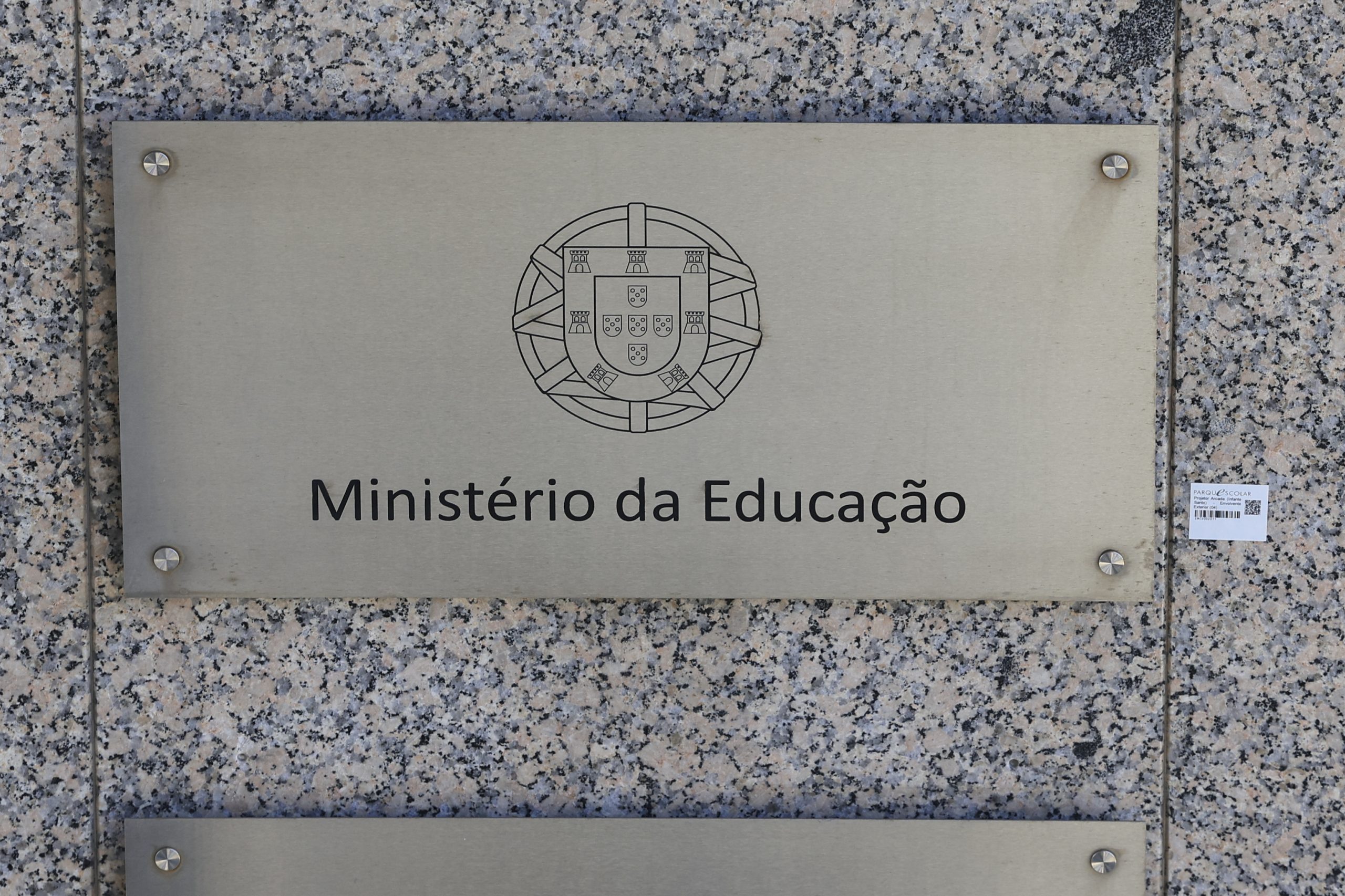 Aluno que esfaqueou colegas em escola da Azambuja foi suspenso preventivamente