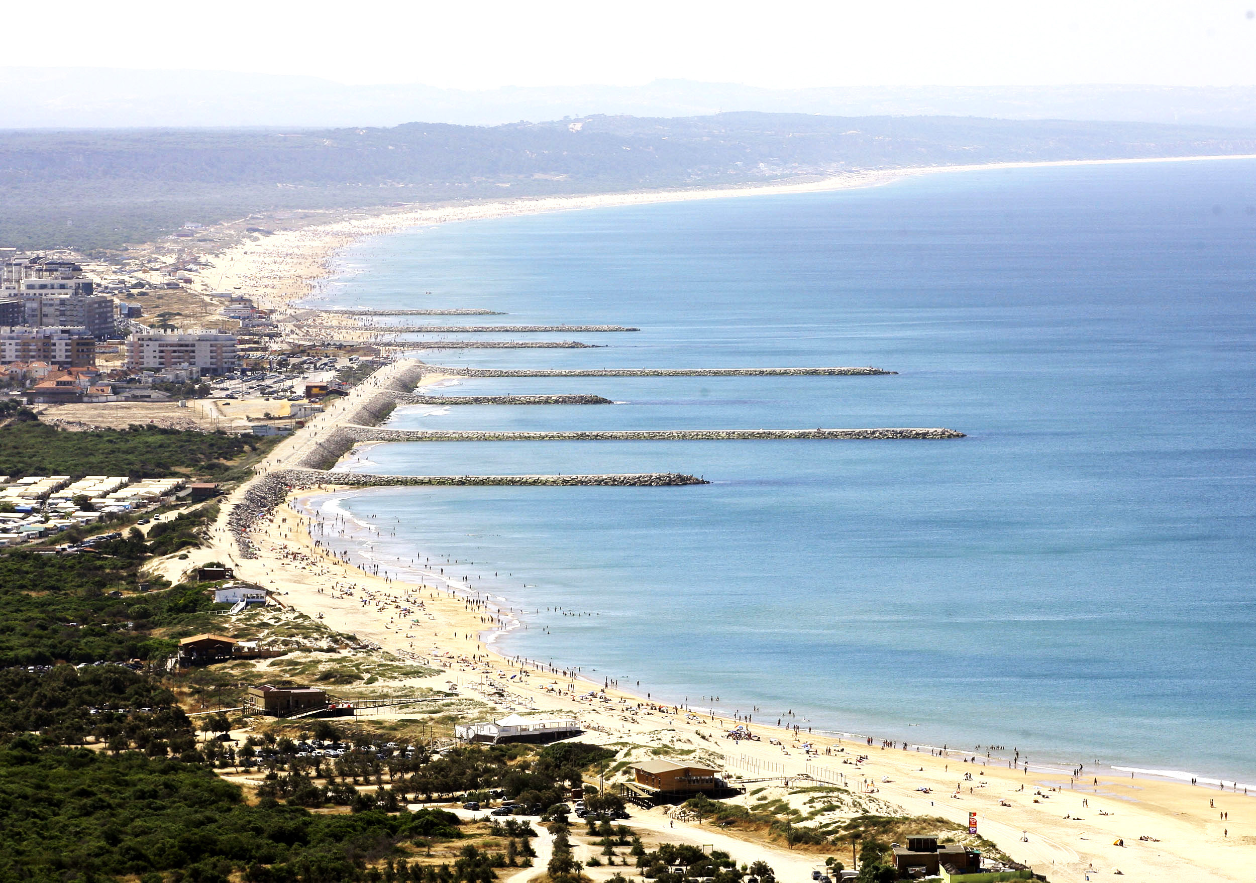Anfiteatro da Costa de Caparica é inaugurado na quarta-feira à noite