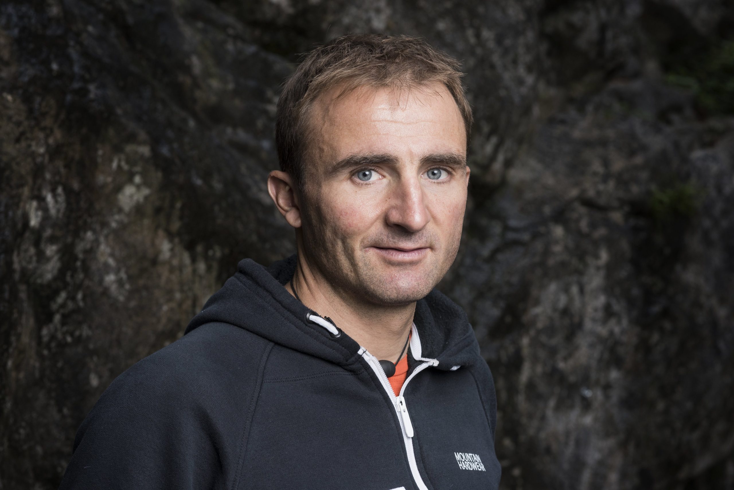 Alpinista suíço Ueli Steck morre em acidente perto do Evereste