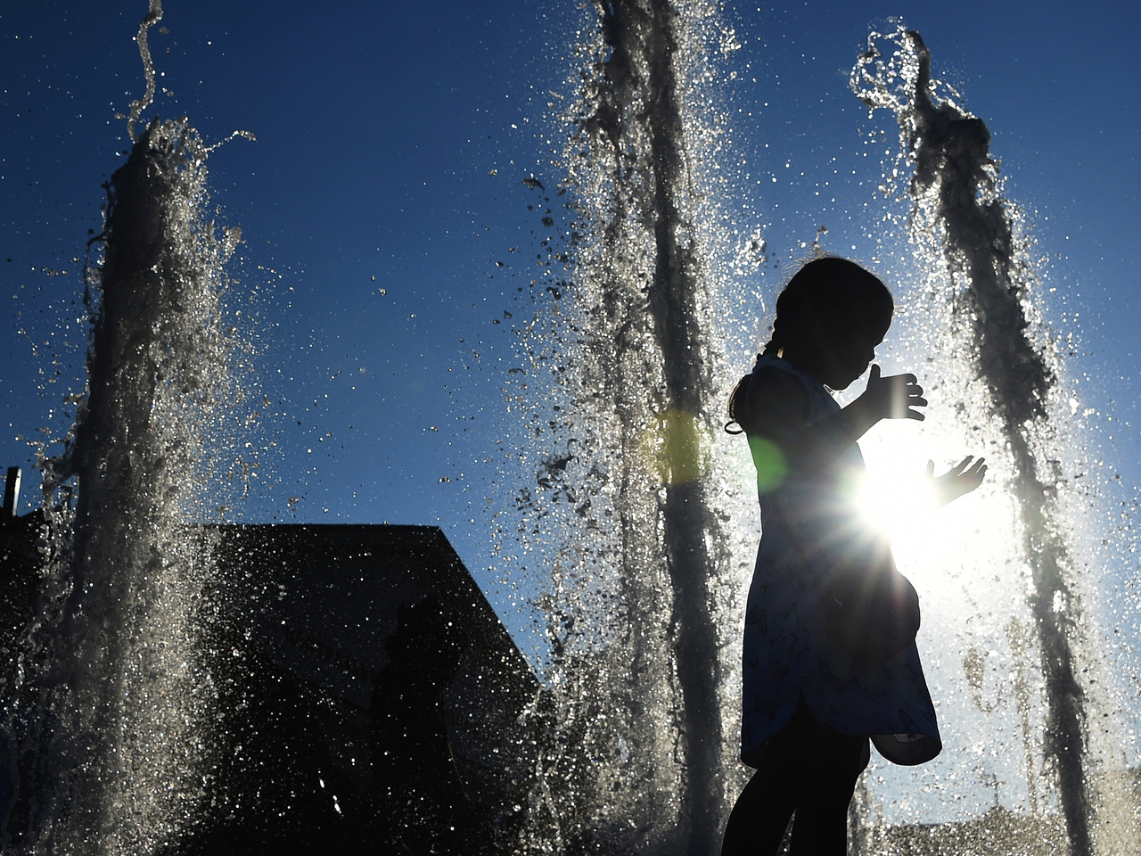 Onda de calor. Temperaturas extremas previstas para hoje com 11 distritos em aviso vermelho