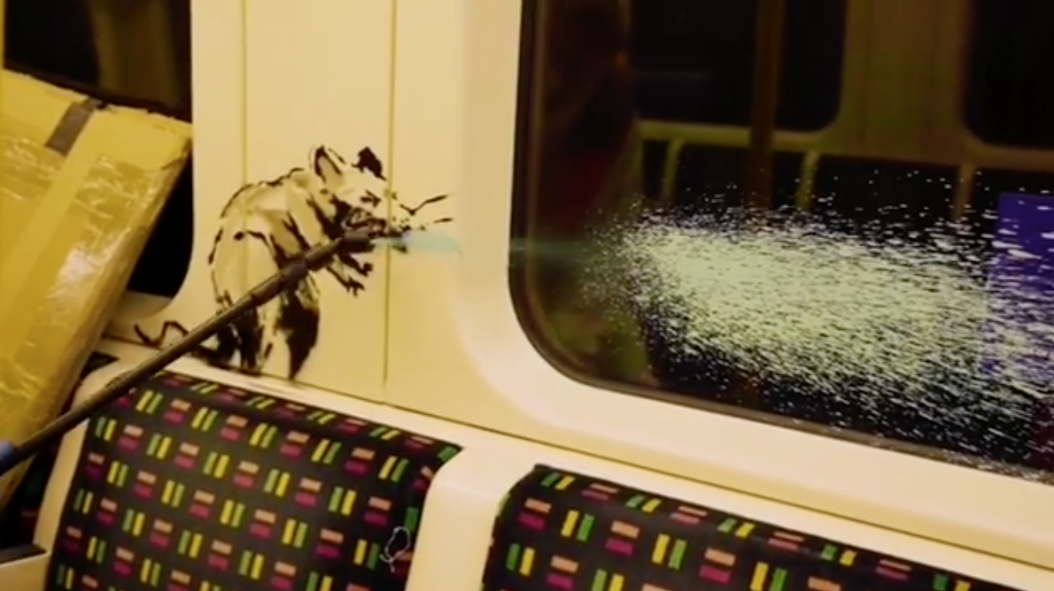 “Sem máscara não entras”. Banksy invadiu o metro de Londres
