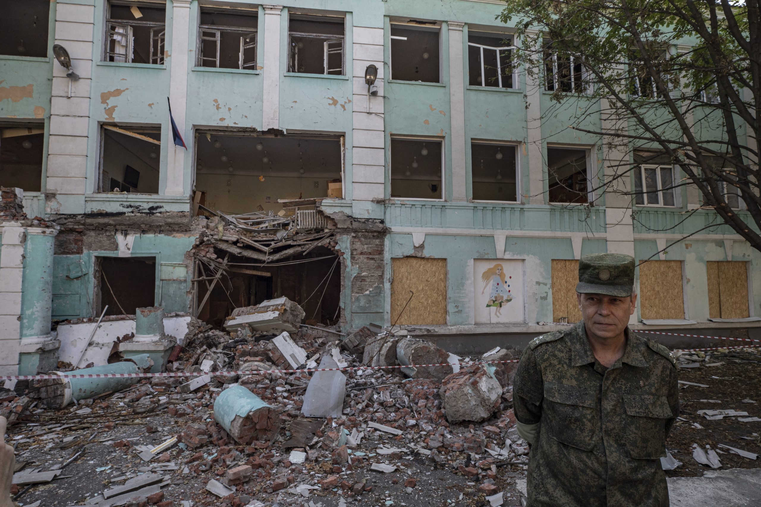 Ucrânia: Encontrados mais de 100 cadáveres nos escombros de Mariupol