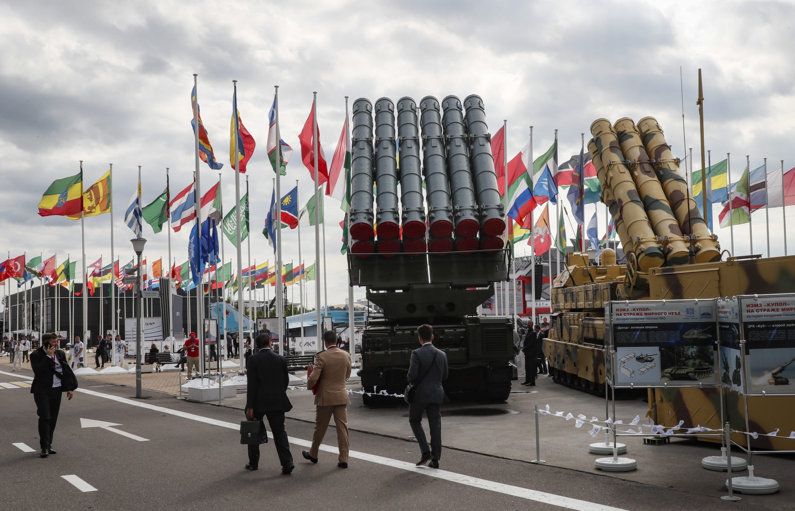 Rússia abre feira de armamento e Putin promete cooperação a quem desejar
