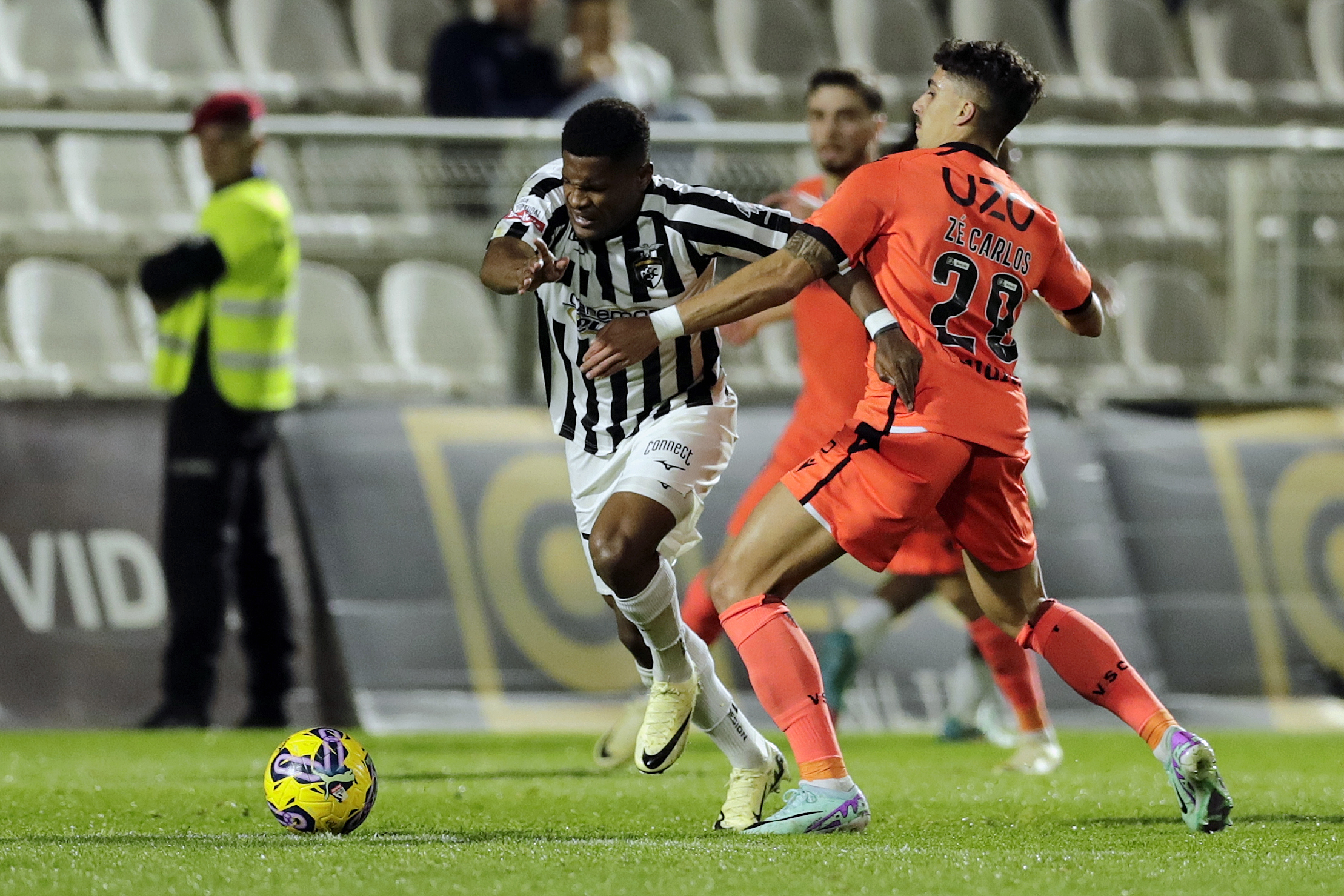 Portimonense empata Vitória de Guimarães no Algarve