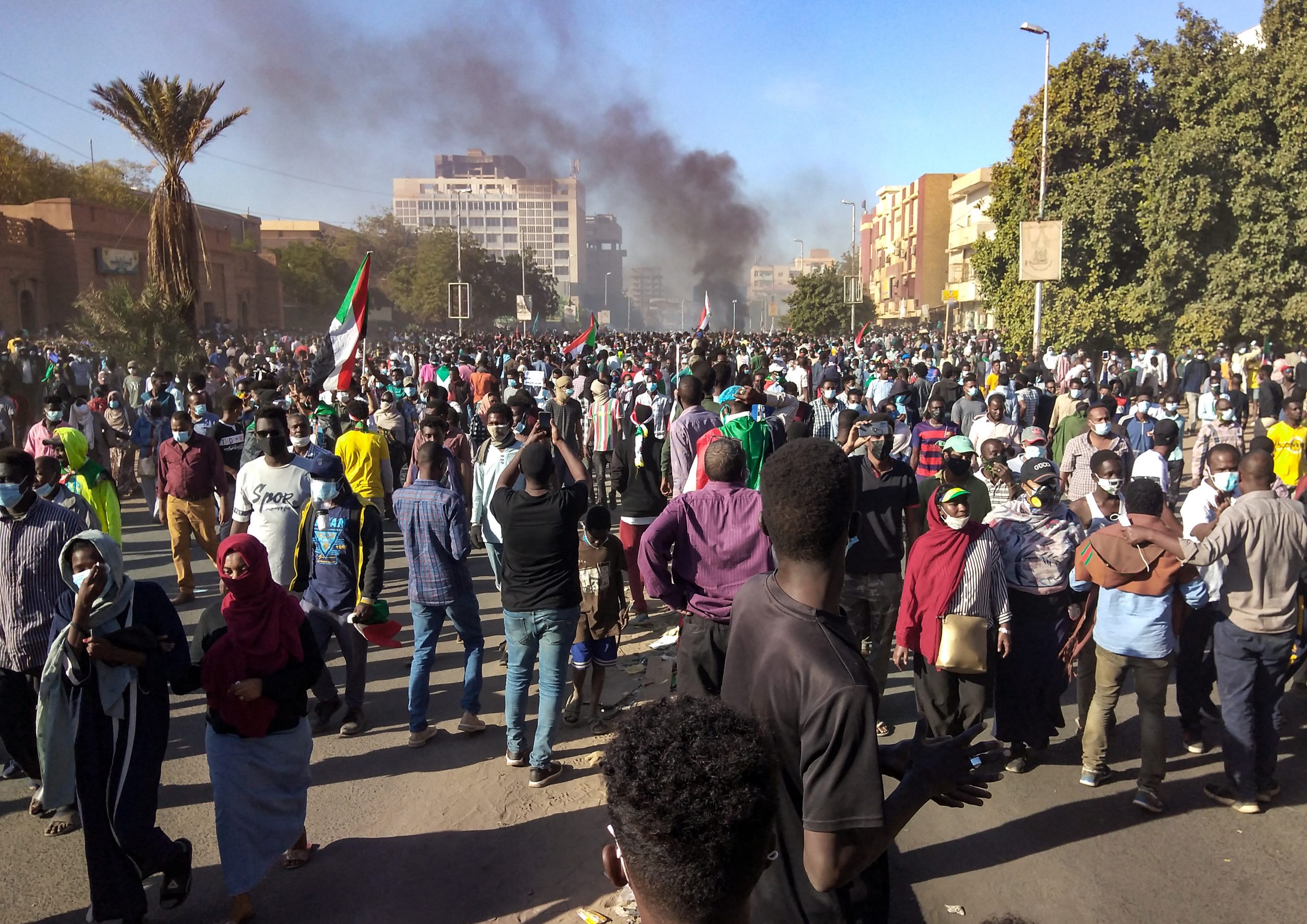 Confrontos em Cartum entre paramilitares e exército sudanês