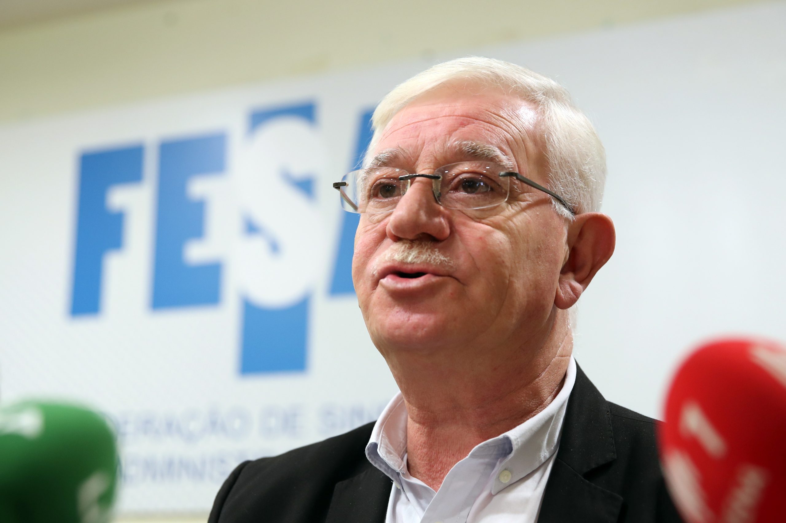 Aumento de 10 euros na função pública vai abranger salários até 791€