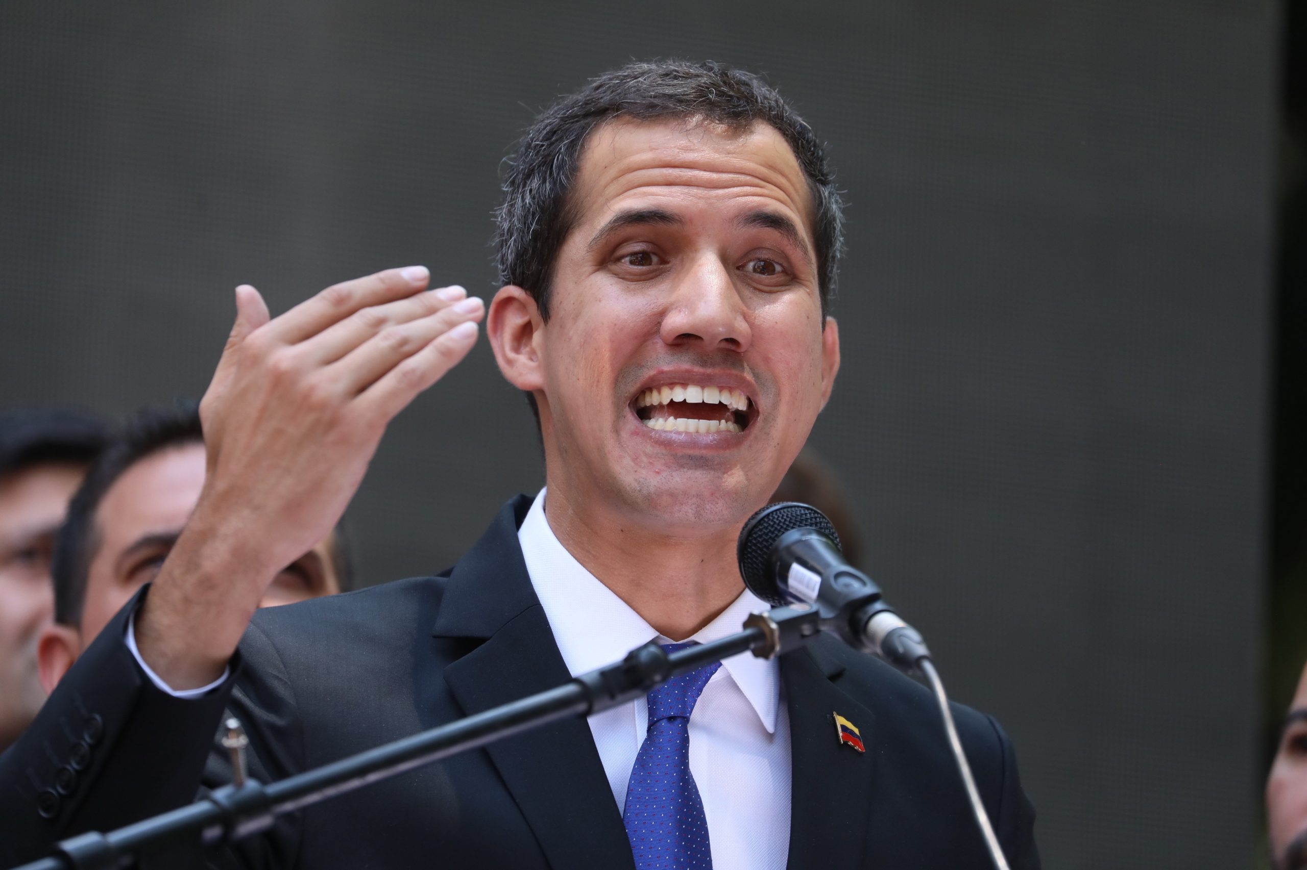 Venezuela: Guaidó diz que fundos foram retidos em Portugal e Espanha porque eram usados para financiar grupos paramilitares do regime