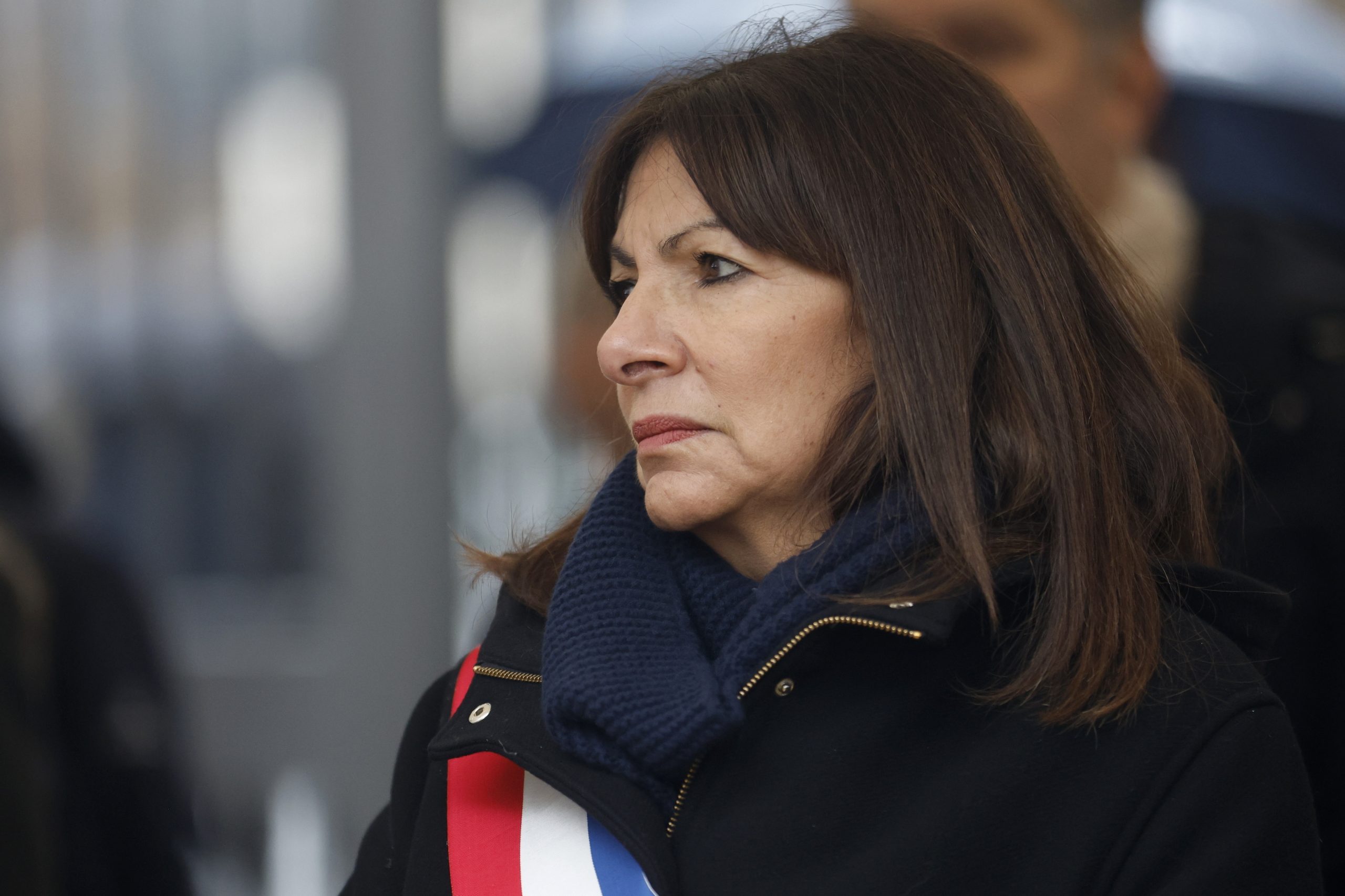 Cidade de Paris deixa X. “Alimenta o discurso de ódio e a desinformação”