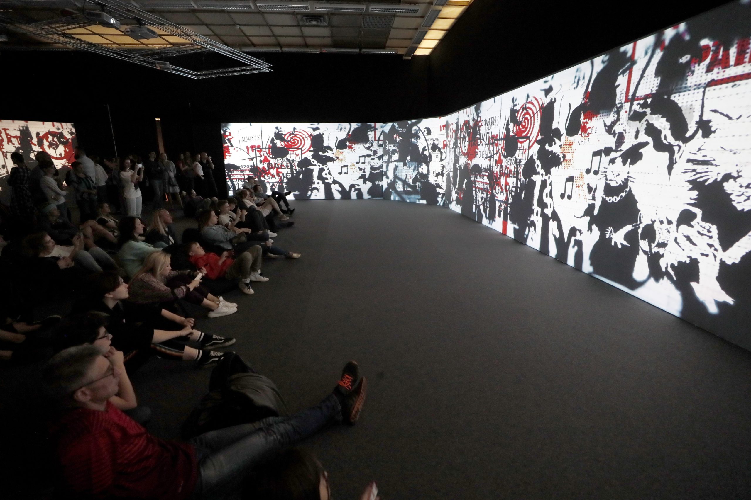 Exposição que reúne mais de cem obras de Banksy inaugurada em Moscovo