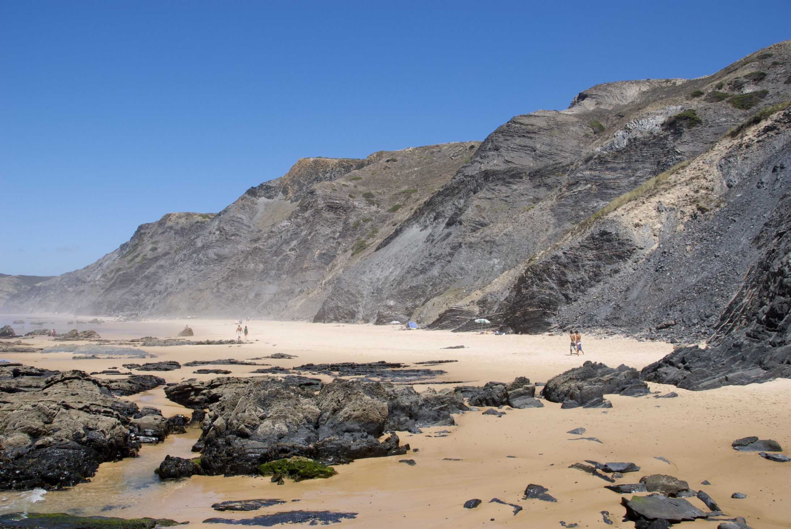 Agueiro causa um morto e um ferido na praia do Castelejo no Algarve