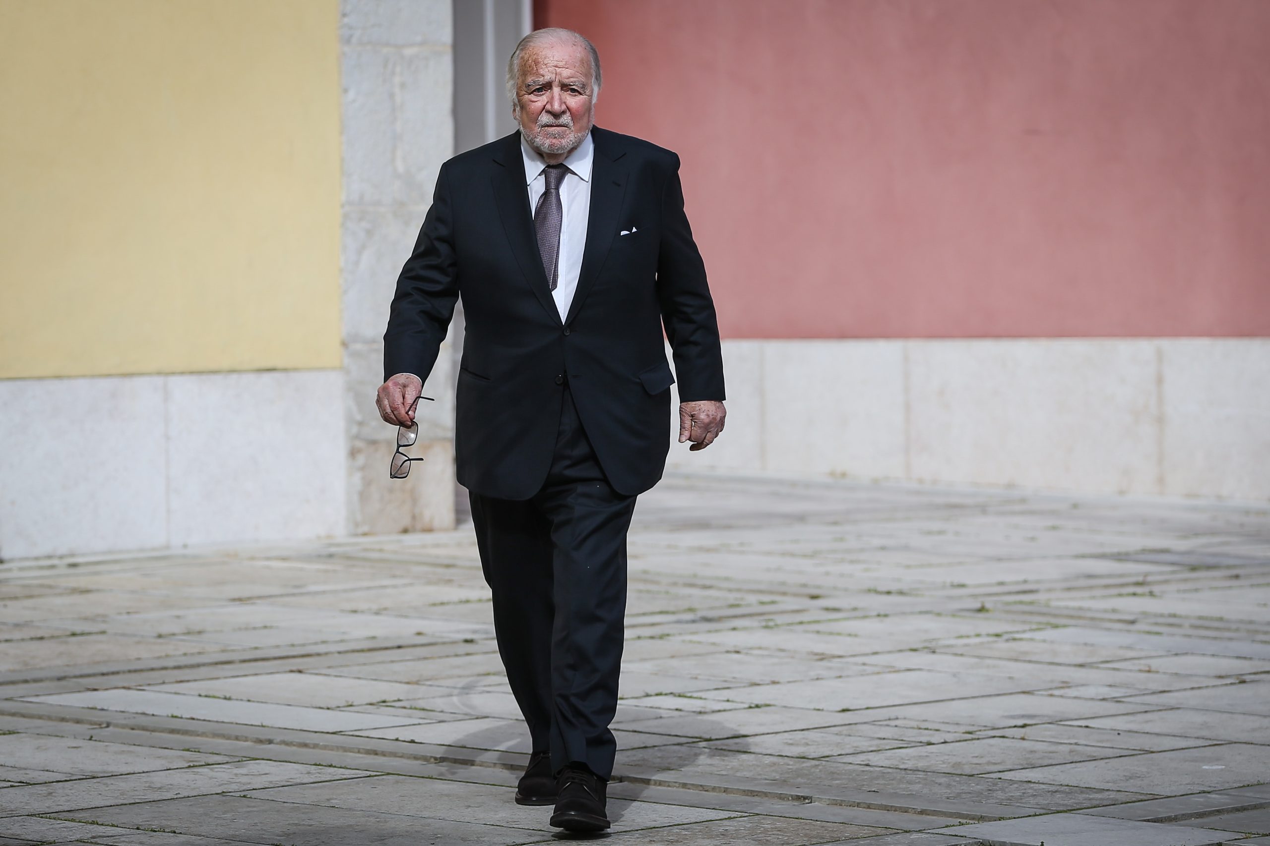 Manuel Alegre presidente honorário do PS por proposta de Pedro Nuno Santos e Carlos César