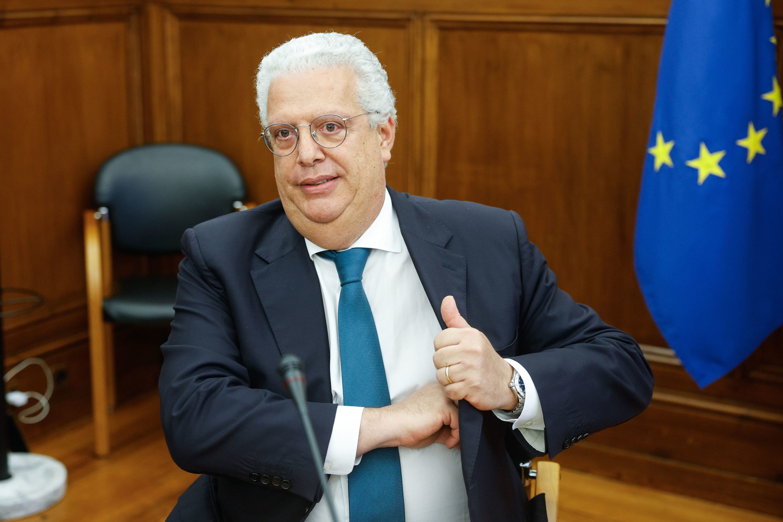 Governo acompanha casos de ‘lay-off’ com “o máximo de atenção”, mas nega “onda de falências”