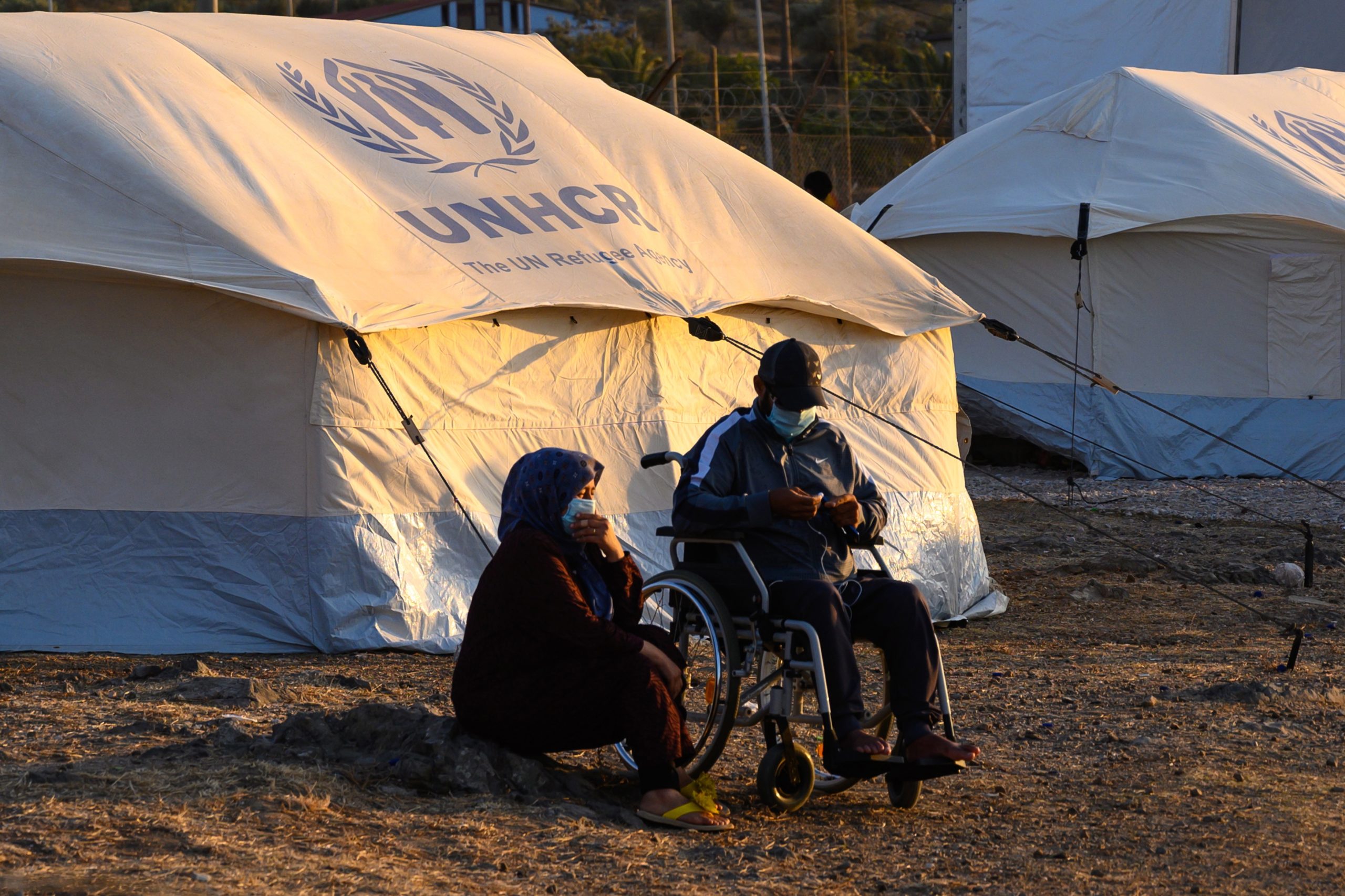 Novo campo de migrantes em Lesbos inundado um mês após incêndios em Moria