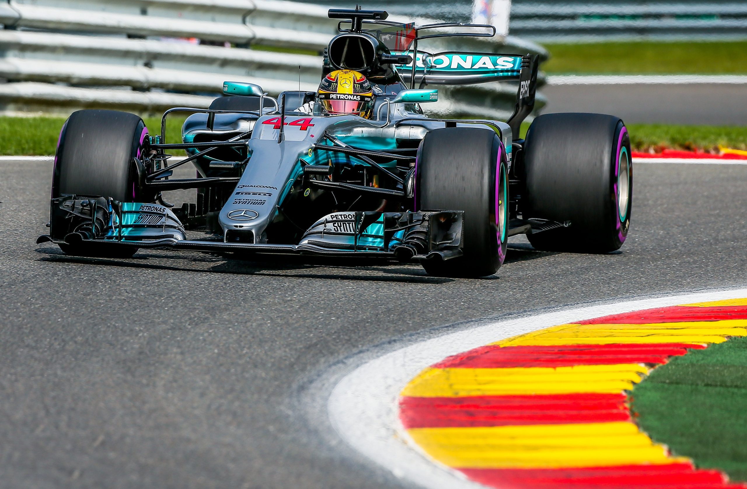 Hamilton conquista ‘pole’ para GP da Bélgica e iguala recorde de Schumacher