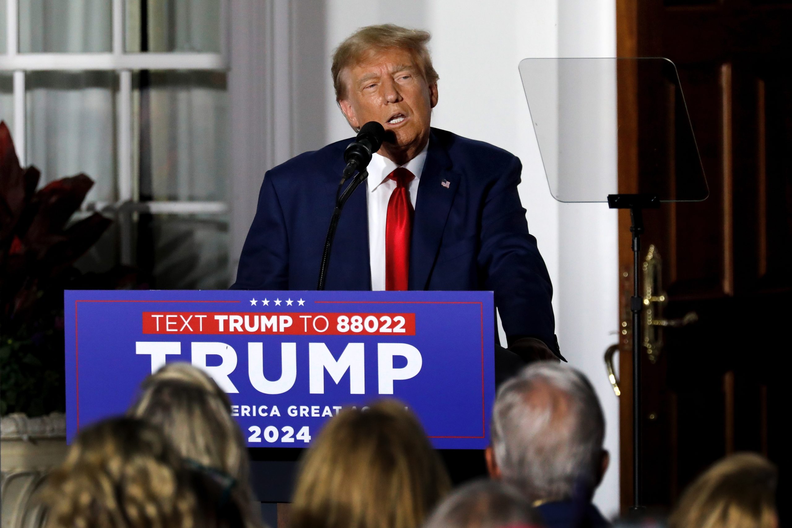 Trump afirma ter estado “muito ocupado” para rever os documentos que vieram da Casa Branca