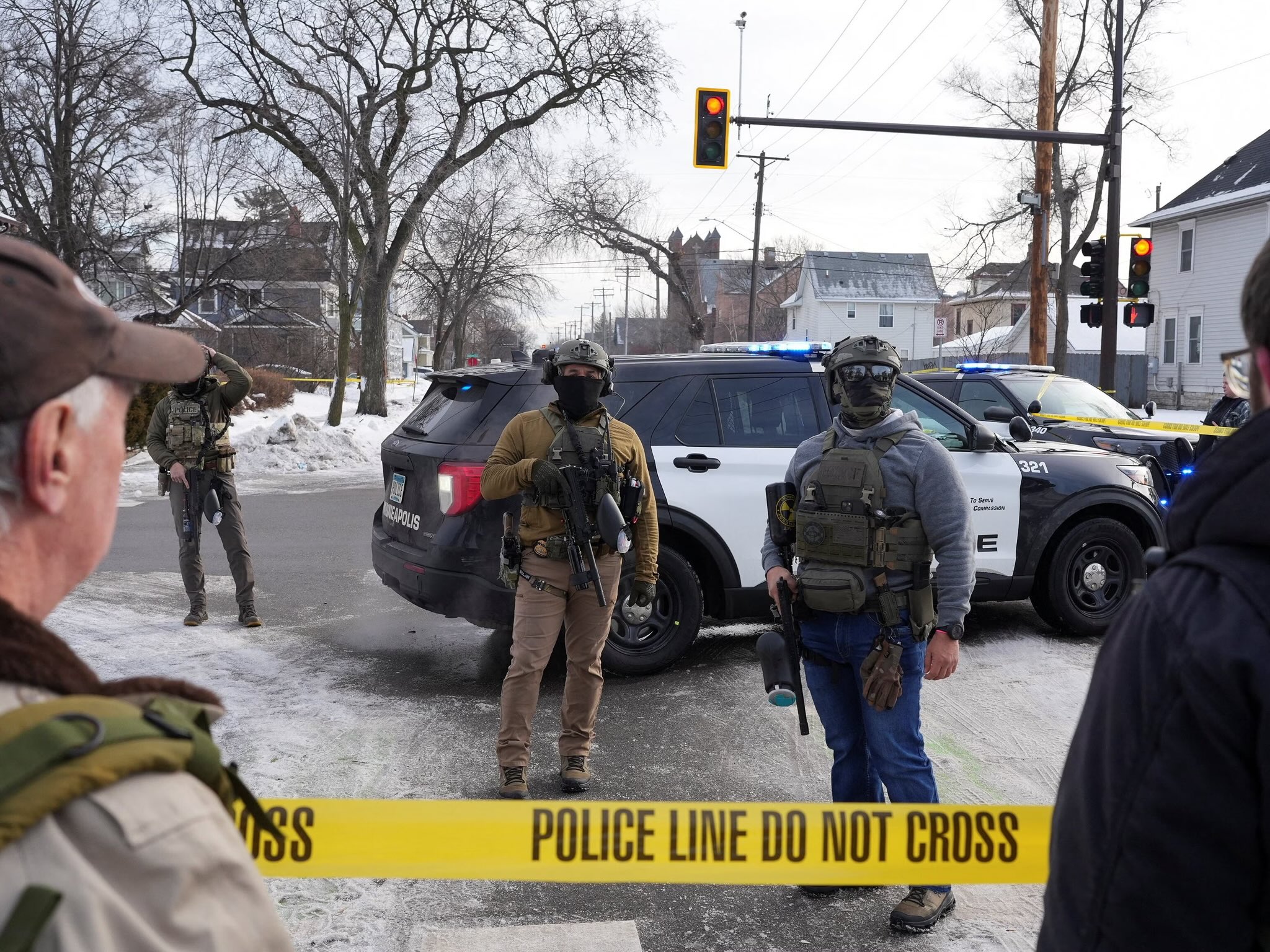 Agente de imigração dos EUA mata mulher a tiro em Minneapolis