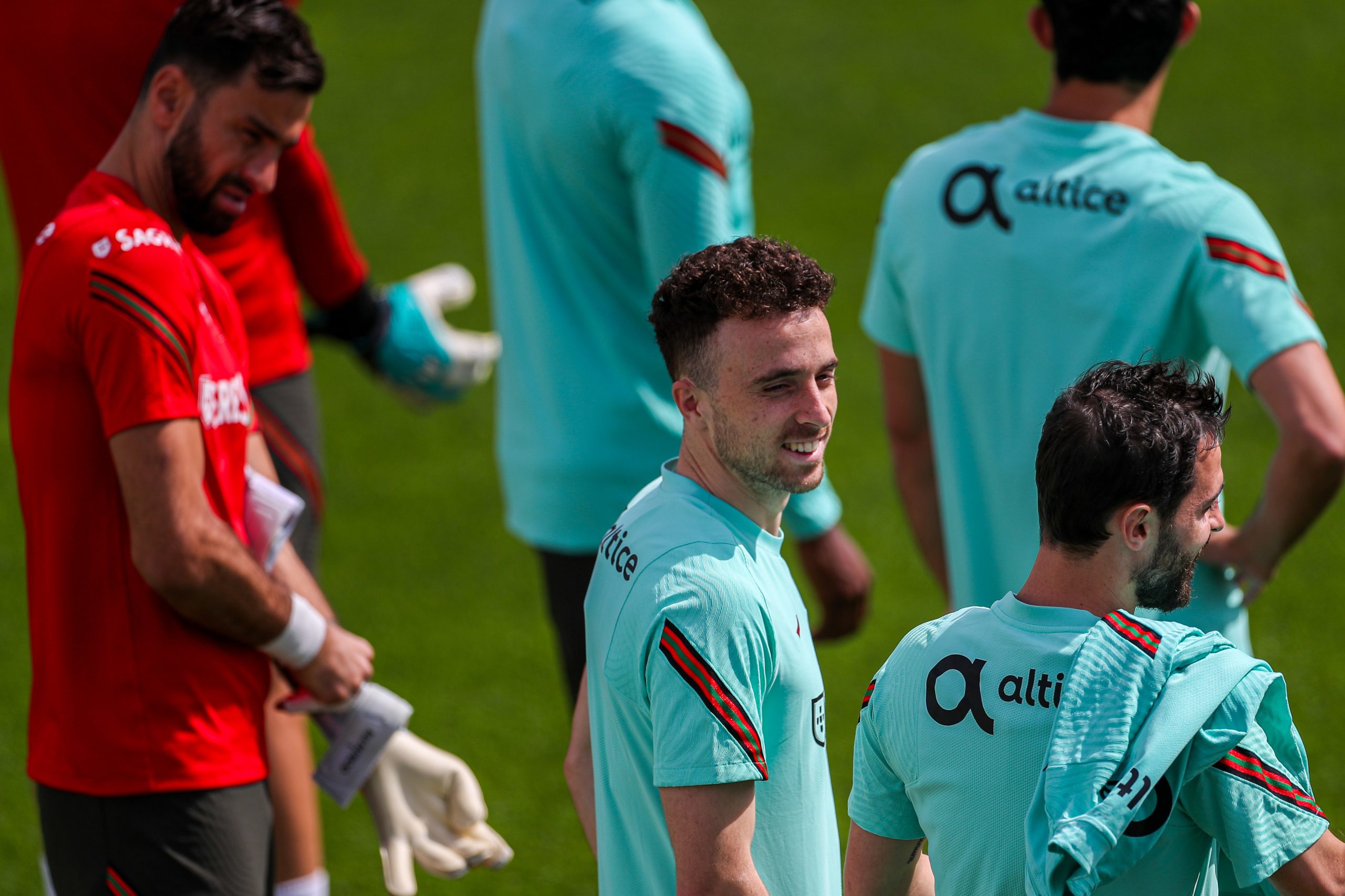 Diogo Jota e Domingos Duarte fora dos 23 lusos para jogo com Espanha