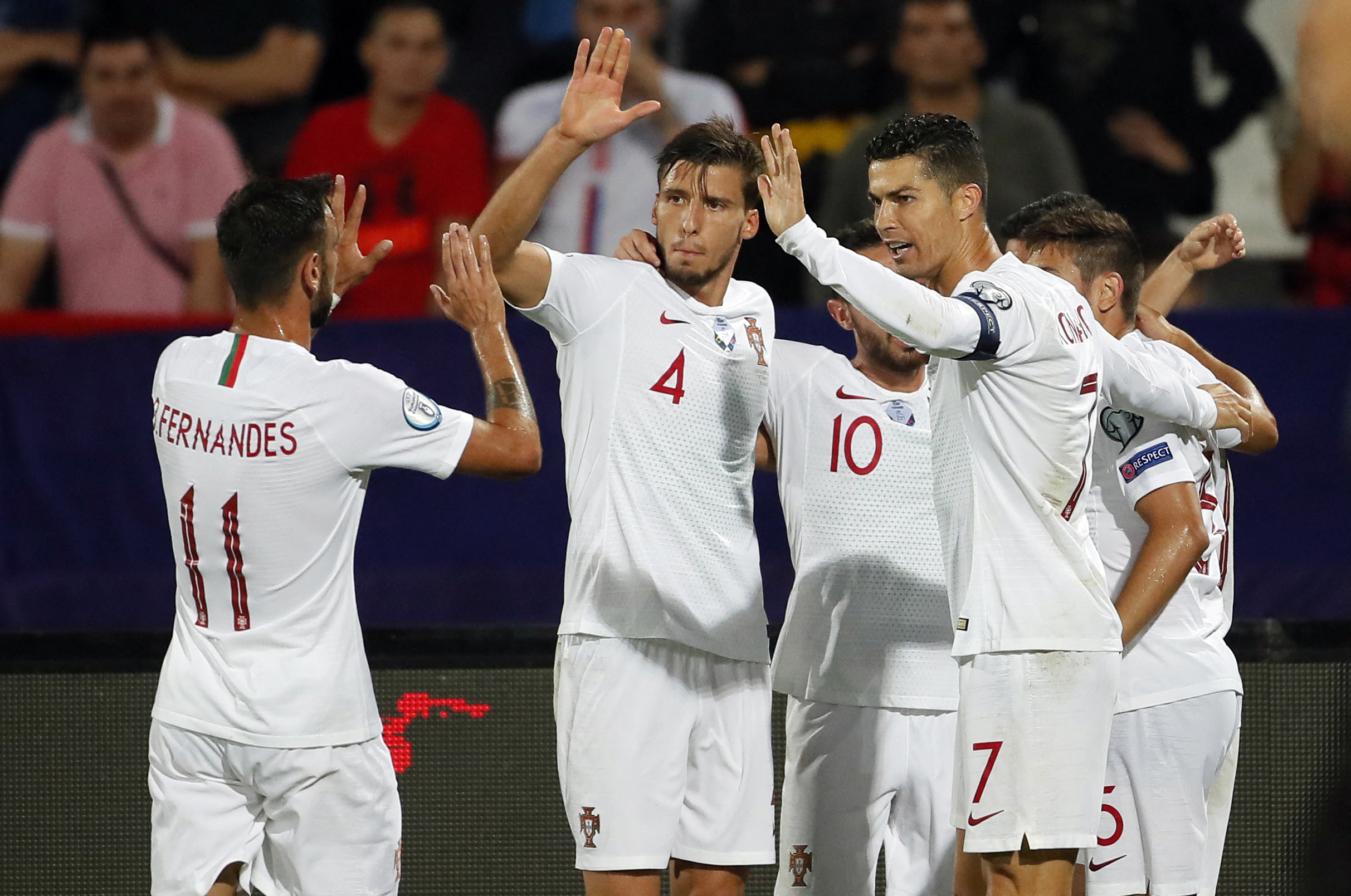 Há três portugueses entre os 23 nomeados para o ‘onze’ FIFA de 2021