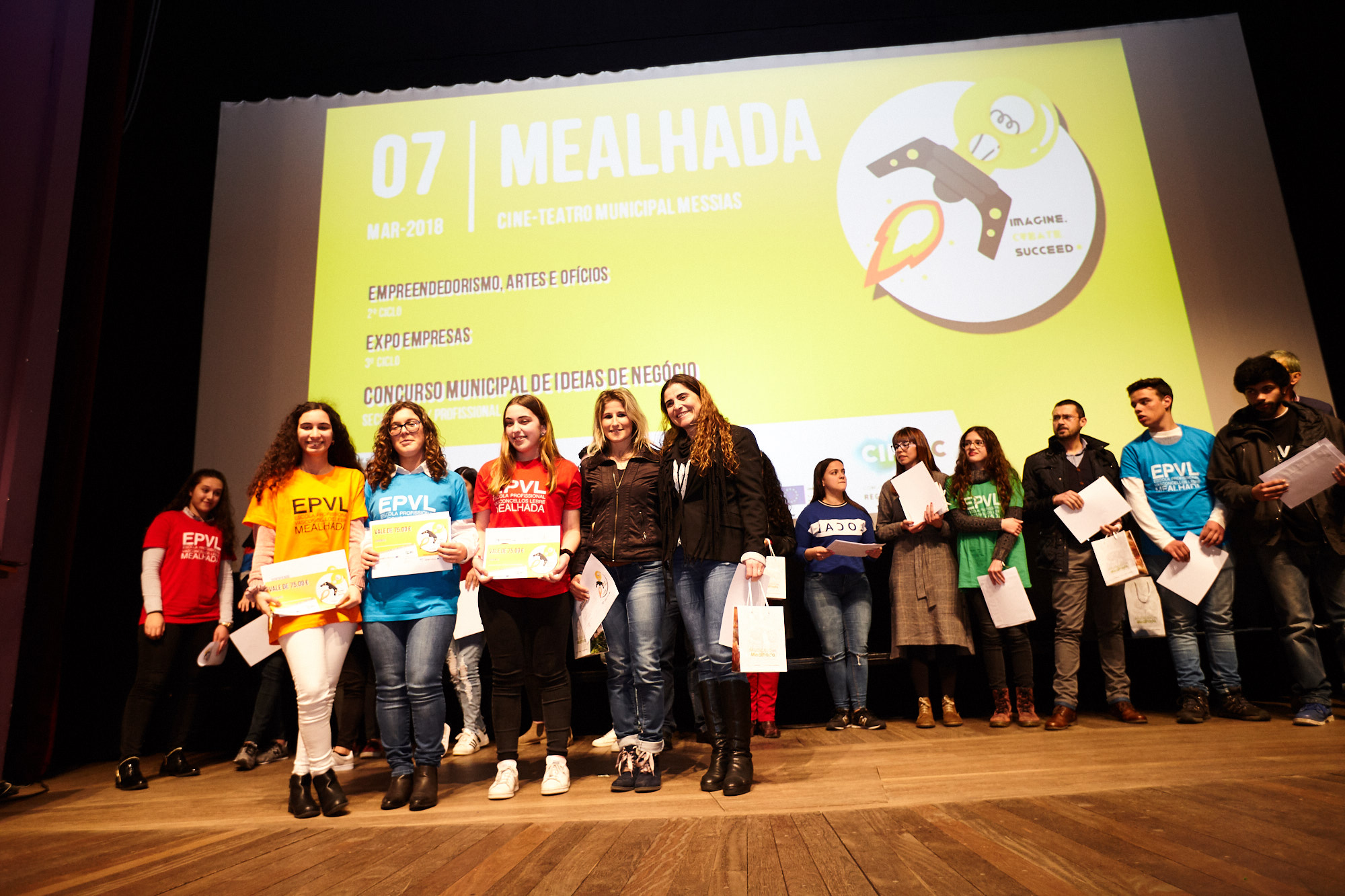 Bolo-rei com recheio de leitão ganha concurso de ideias de negócio na Mealhada
