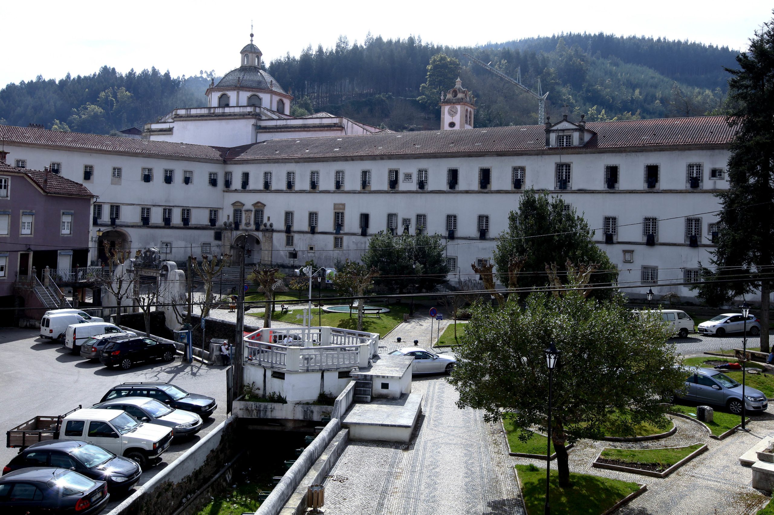 Covid-19: Movimento quer uso de antigo Hospital de Lorvão para combate à pandemia