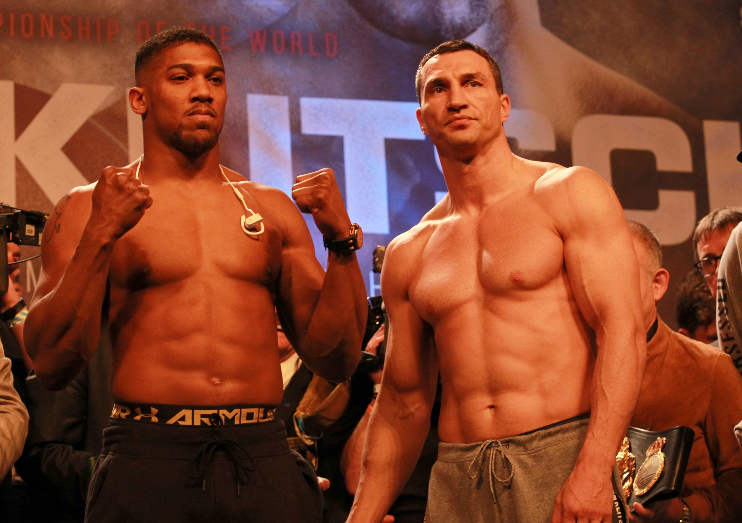 Boxe: Anthony Joshua sagrou-se o ‘rei’ dos pesos-pesados perante 90 mil pessoas