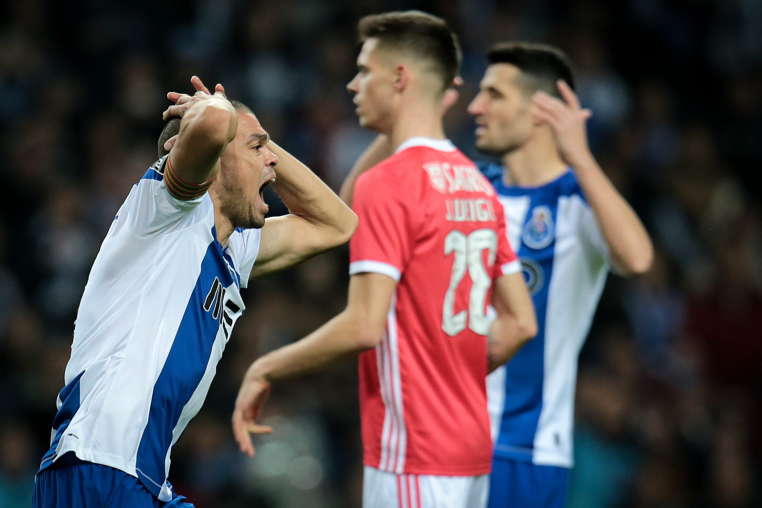 Benfica quer penalização de Pepe e Marega e ‘perdão’ de Weigl e Vlachodimos