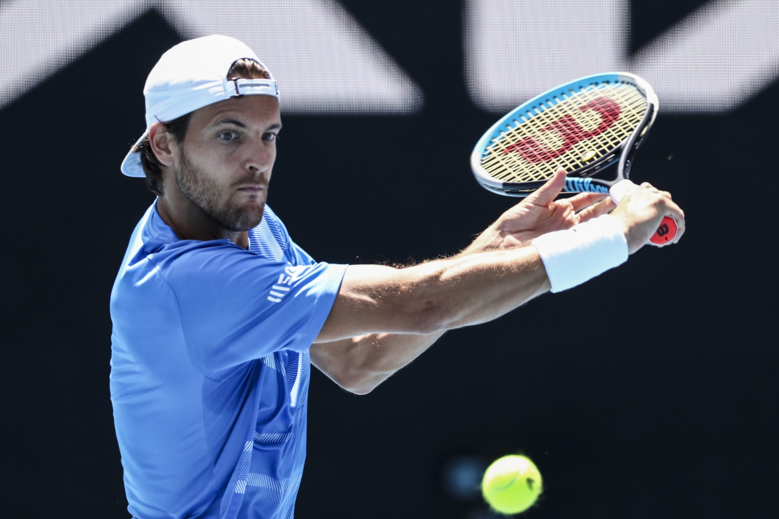 Tenista João Sousa afastado na primeira ronda do torneio de Doha