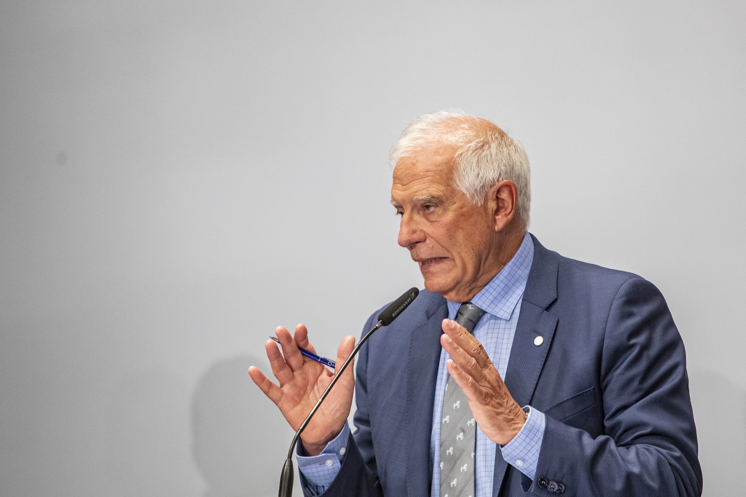 Borrell pede à Geórgia que tome medidas para se aproximar da UE