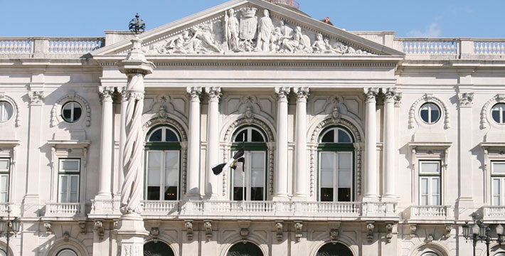 Oposição na Câmara de Lisboa vota contra orçamento da maioria PS para 2017