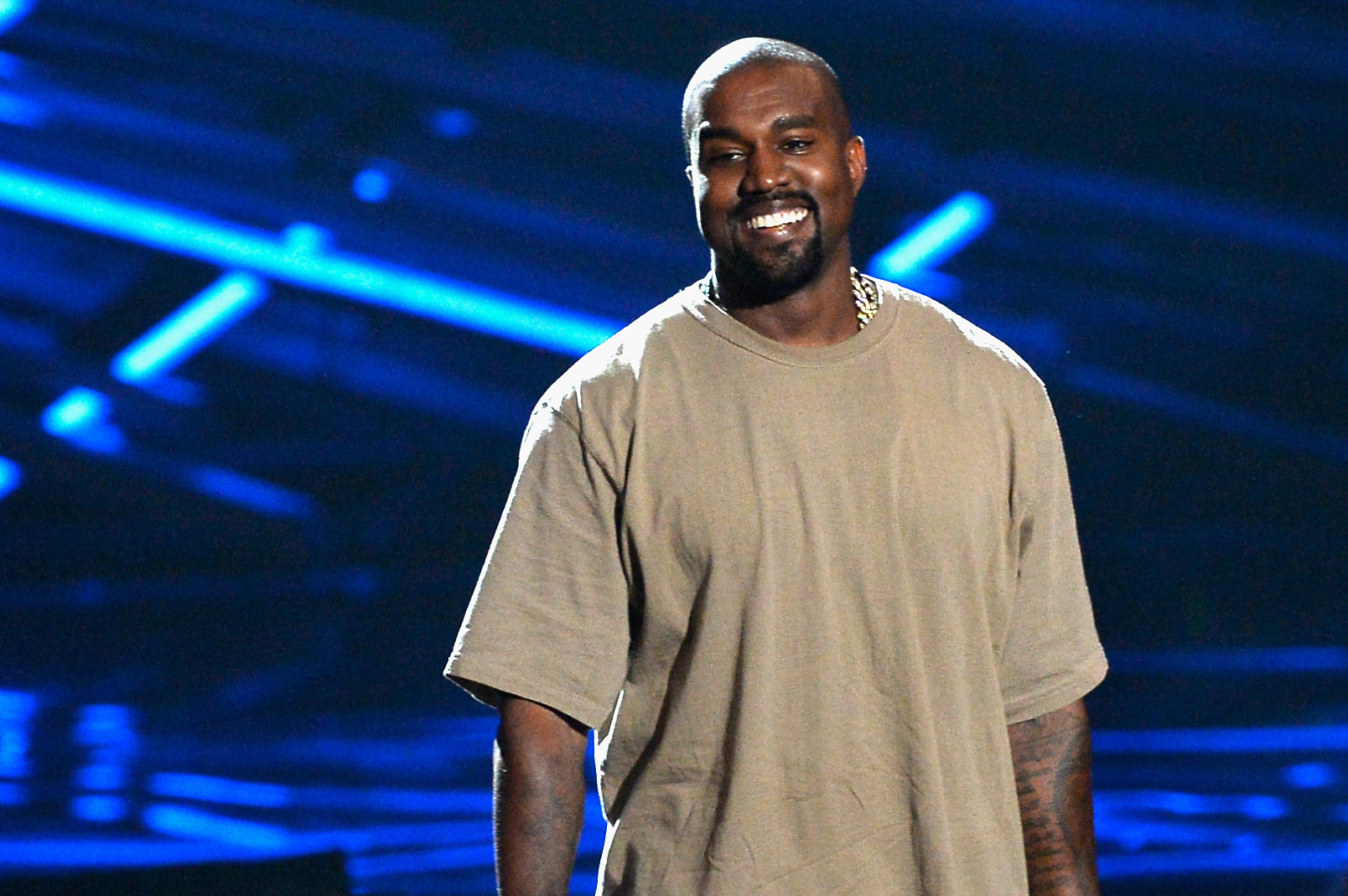 Kanye West processado em um milhão de dólares por antigo funcionário que forçou a trabalhar em condições perigosas e a dormir no chão