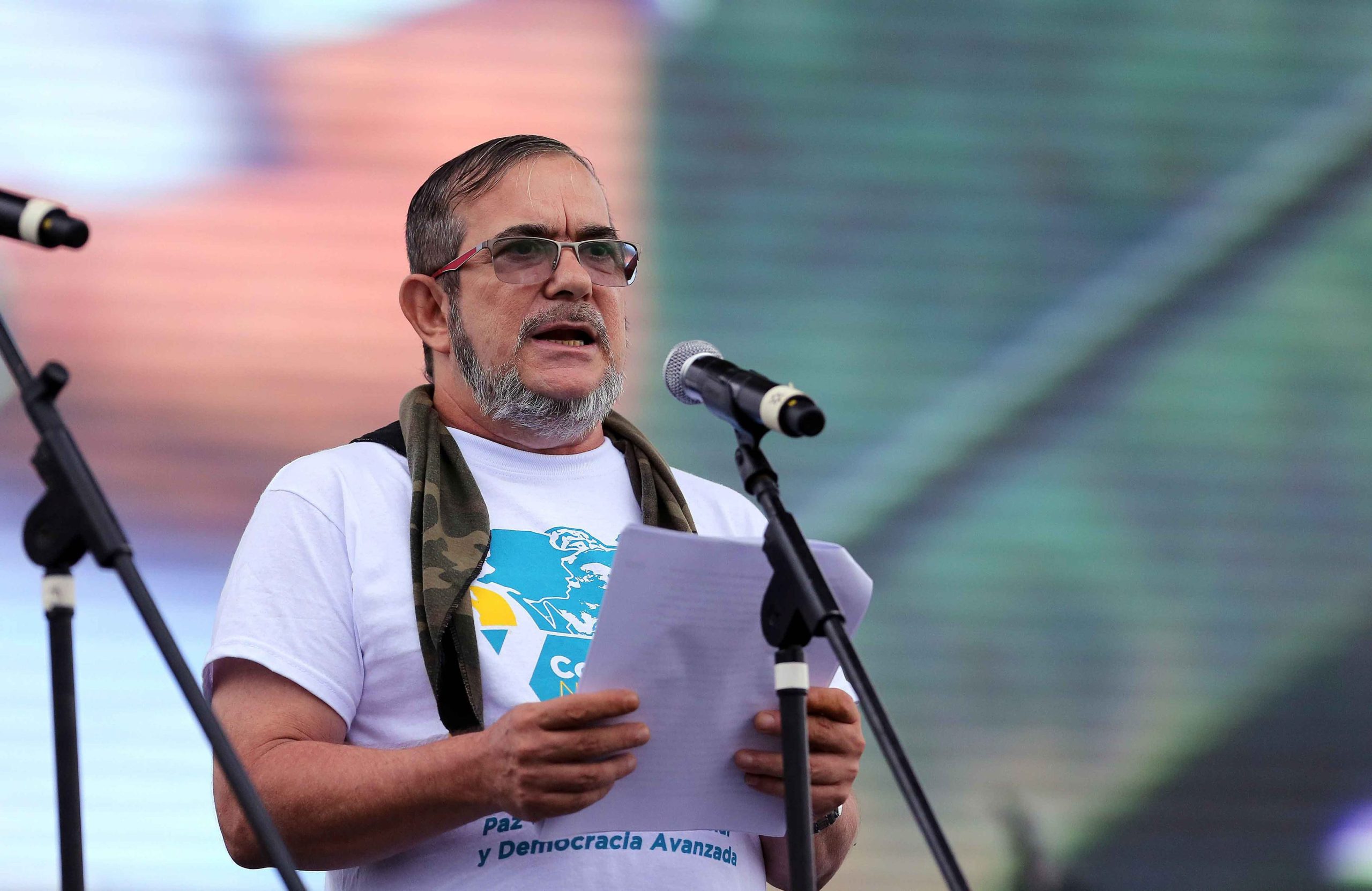 Colômbia: Timochenko permanece na liderança das FARC, que será movimento político