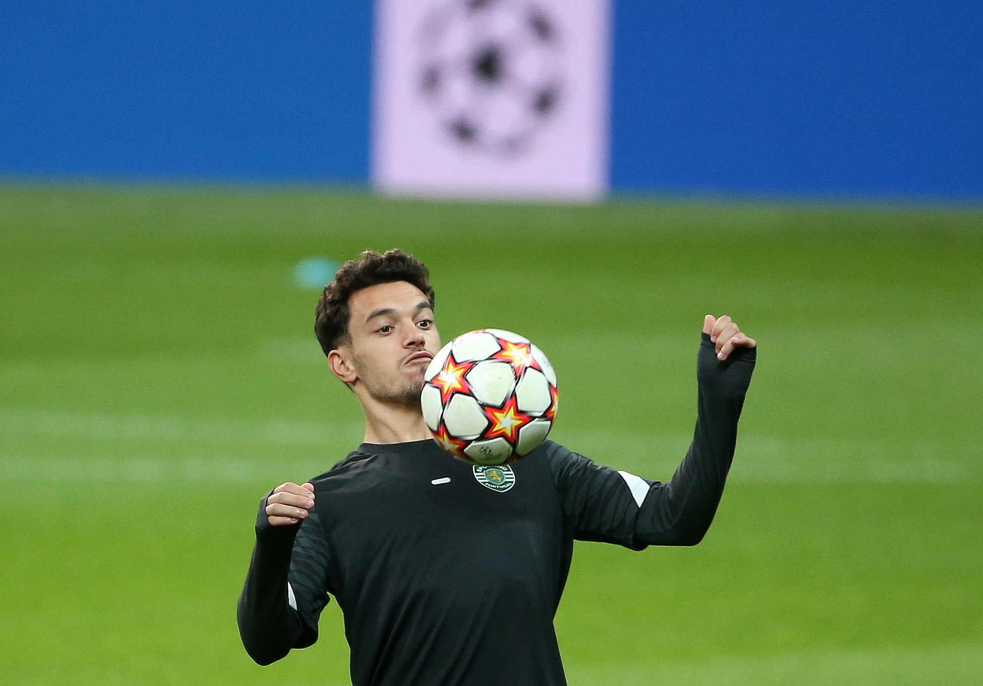 Pedro Gonçalves renova com Sporting até 2026 e fica com cláusula de 80 milhões de euros