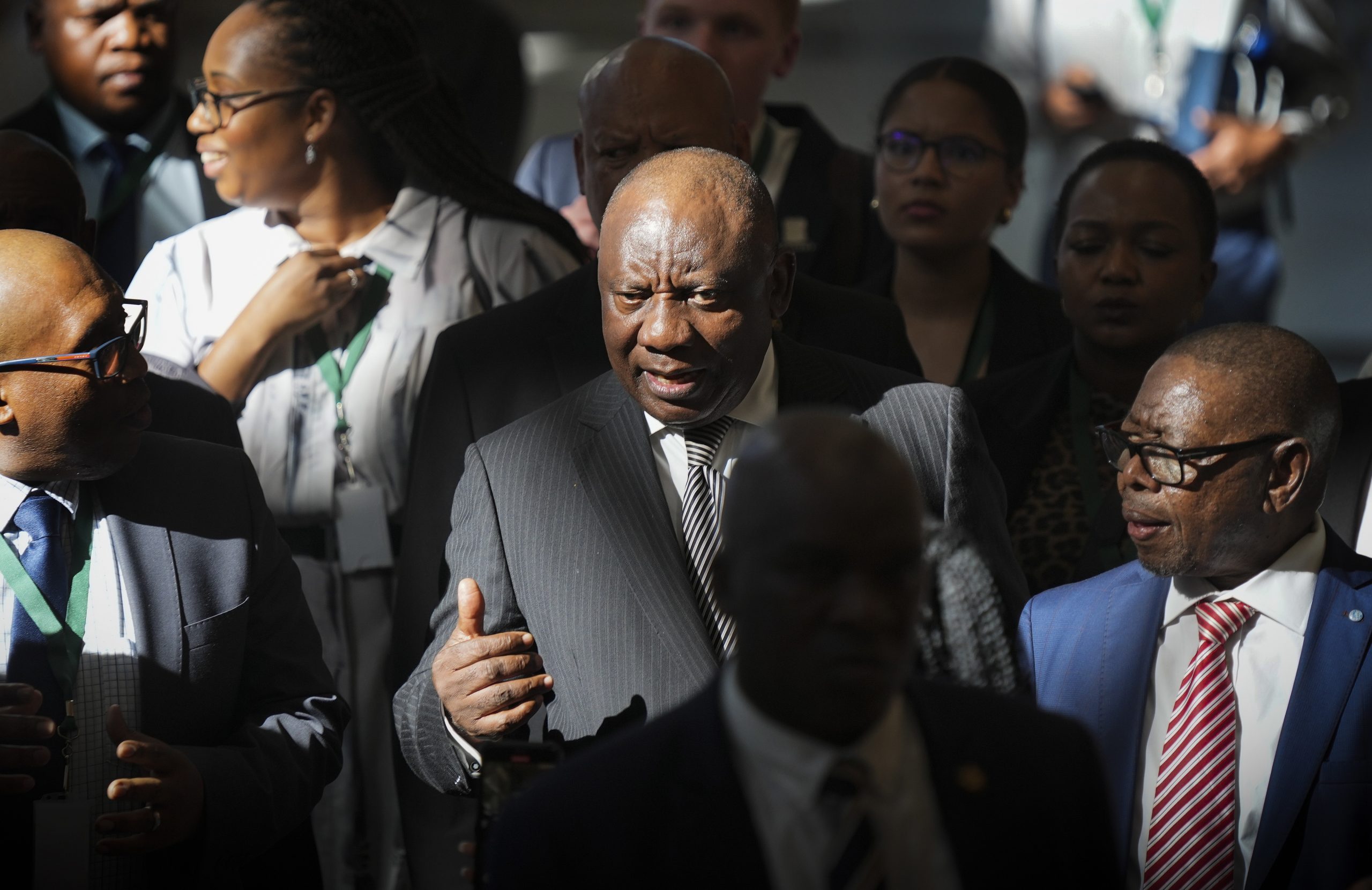 Parlamento da África do Sul chumba destituição do Presidente Ramaphosa