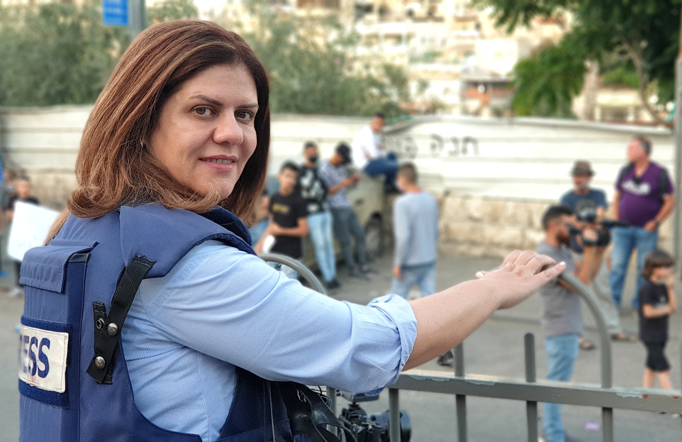 Jornalista da Al Jazeera morre ao ser atingida por tiros durante operação israelita na Cisjordânia