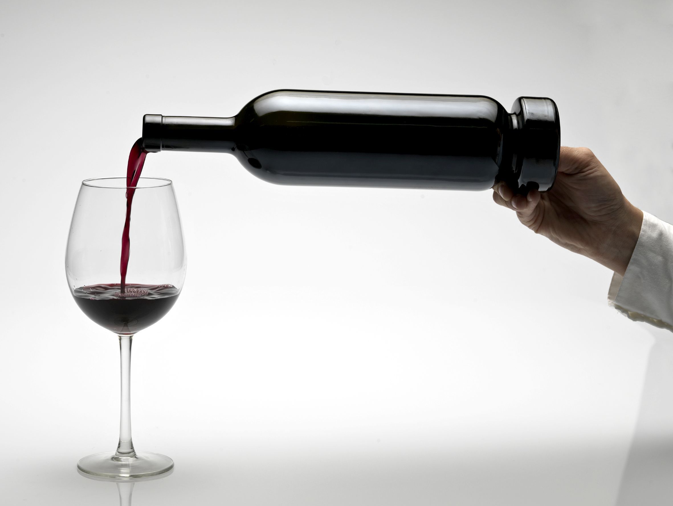 Consumo de álcool, tabaco e “comida de plástico” aumentou do 1.º para o 2.º confinamento