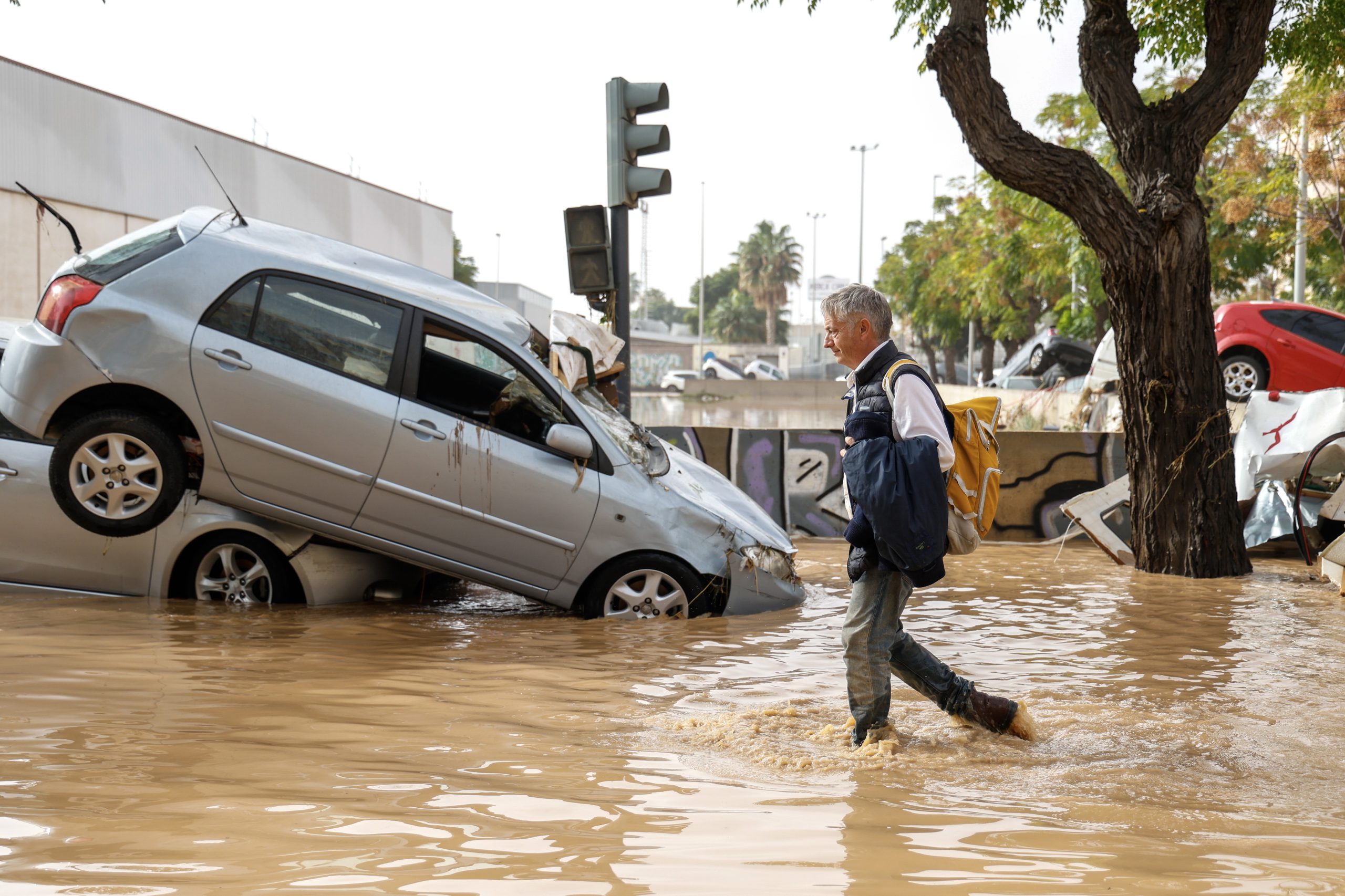 Tempestade Gabrielle atinge Espanha com chuvas torrenciais; Valência e Tarragona em alerta máximo