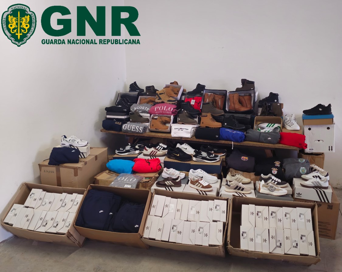 GNR apreende 500 artigos contrafeitos que ostentavam referências a marcas de renome