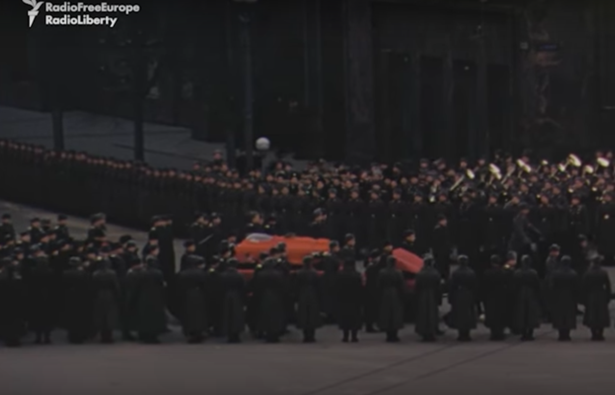 Mais de 60 anos depois, reveladas imagens inéditas do funeral de Estaline
