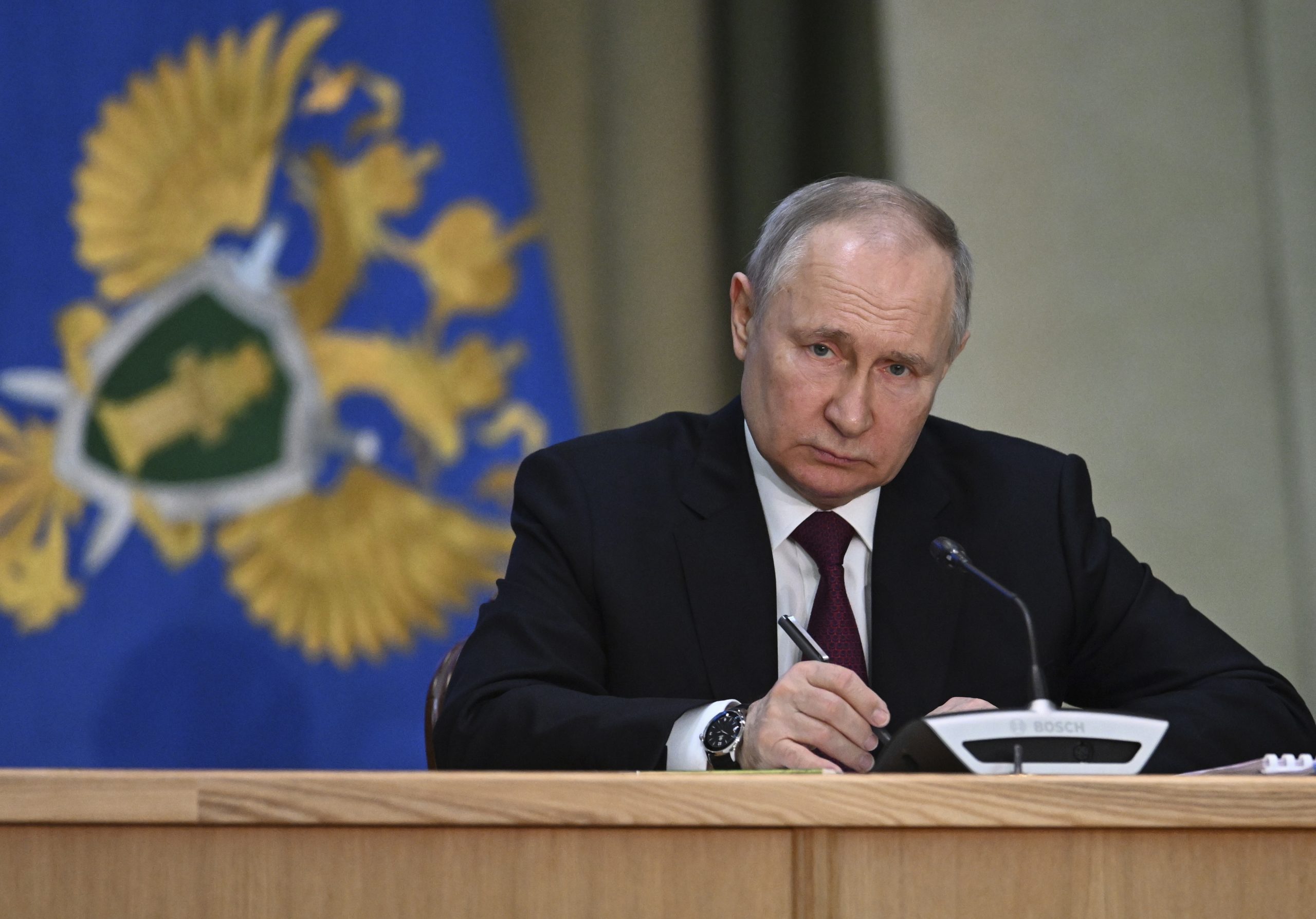 Plano de paz da China pode servir de base para resolver conflito, admite Putin