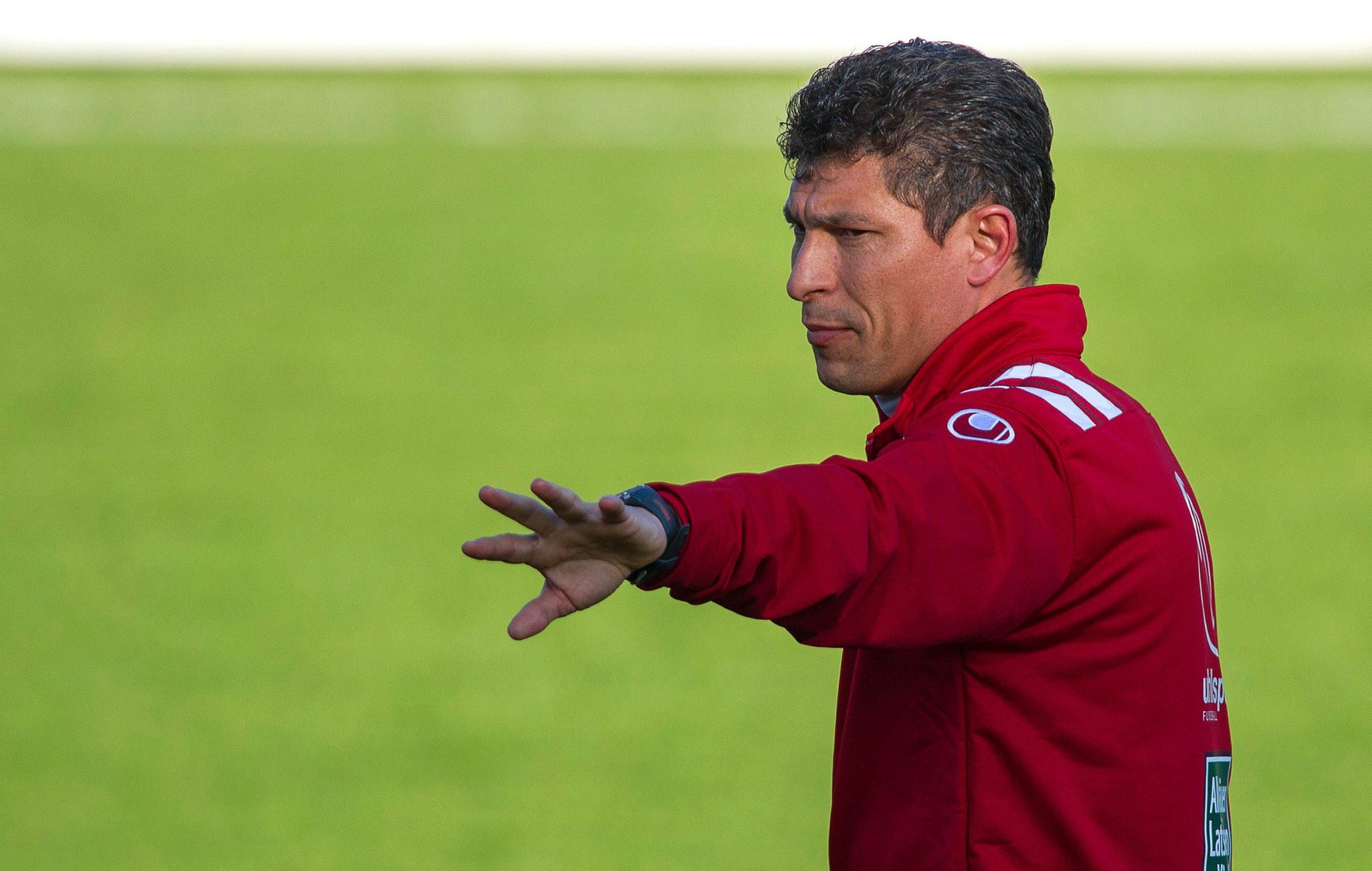 Balakov deixa cargo de selecionador no rescaldo do conturbado Bulgária-Inglaterra