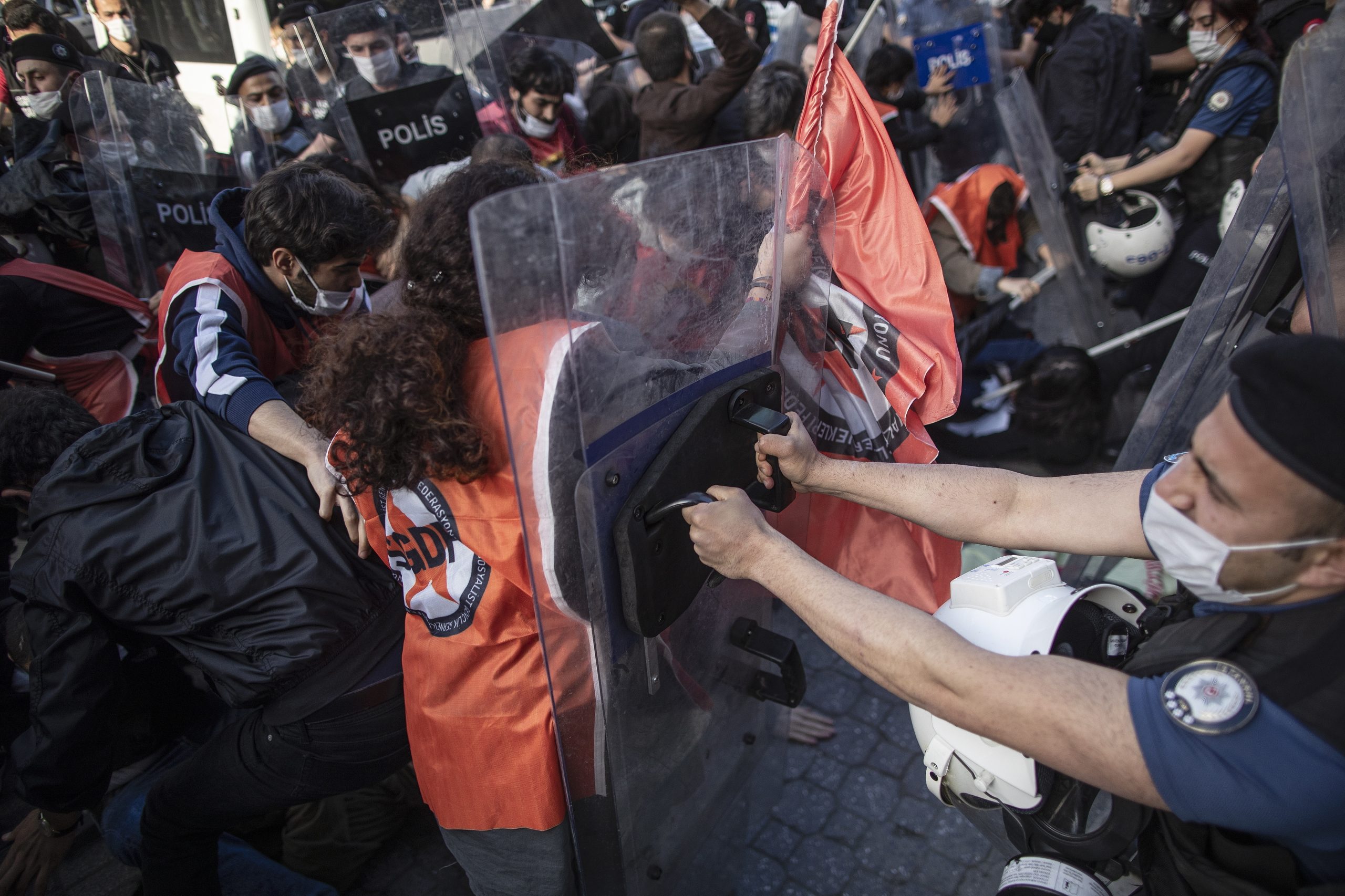 George Floyd: Pelo menos 29 detidos na Turquia em protesto contra violência policial