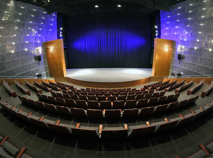 Multimeios de Espinho reabre ao público e “a prioridade é o cinema”