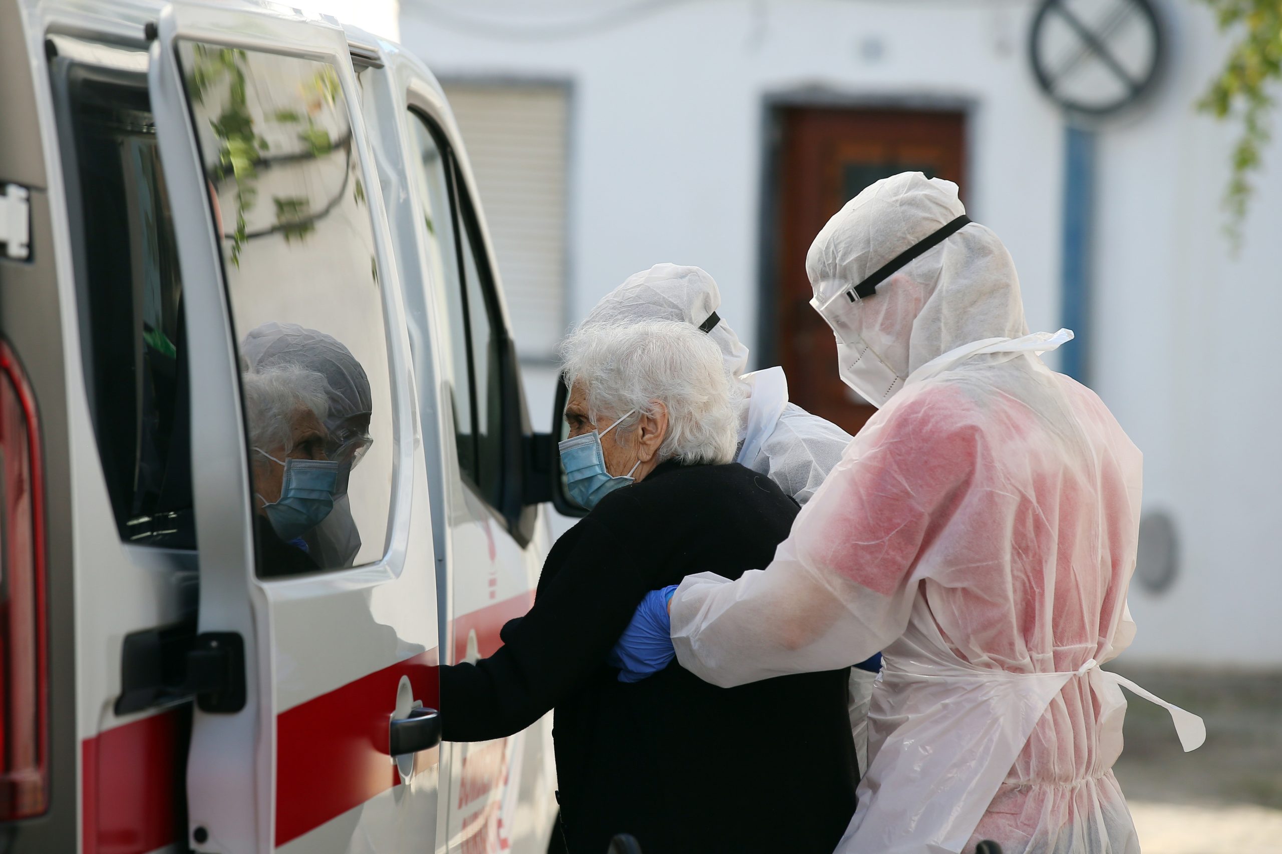 Pandemia leva Segurança Social a desocupar camas de internados “sociais”