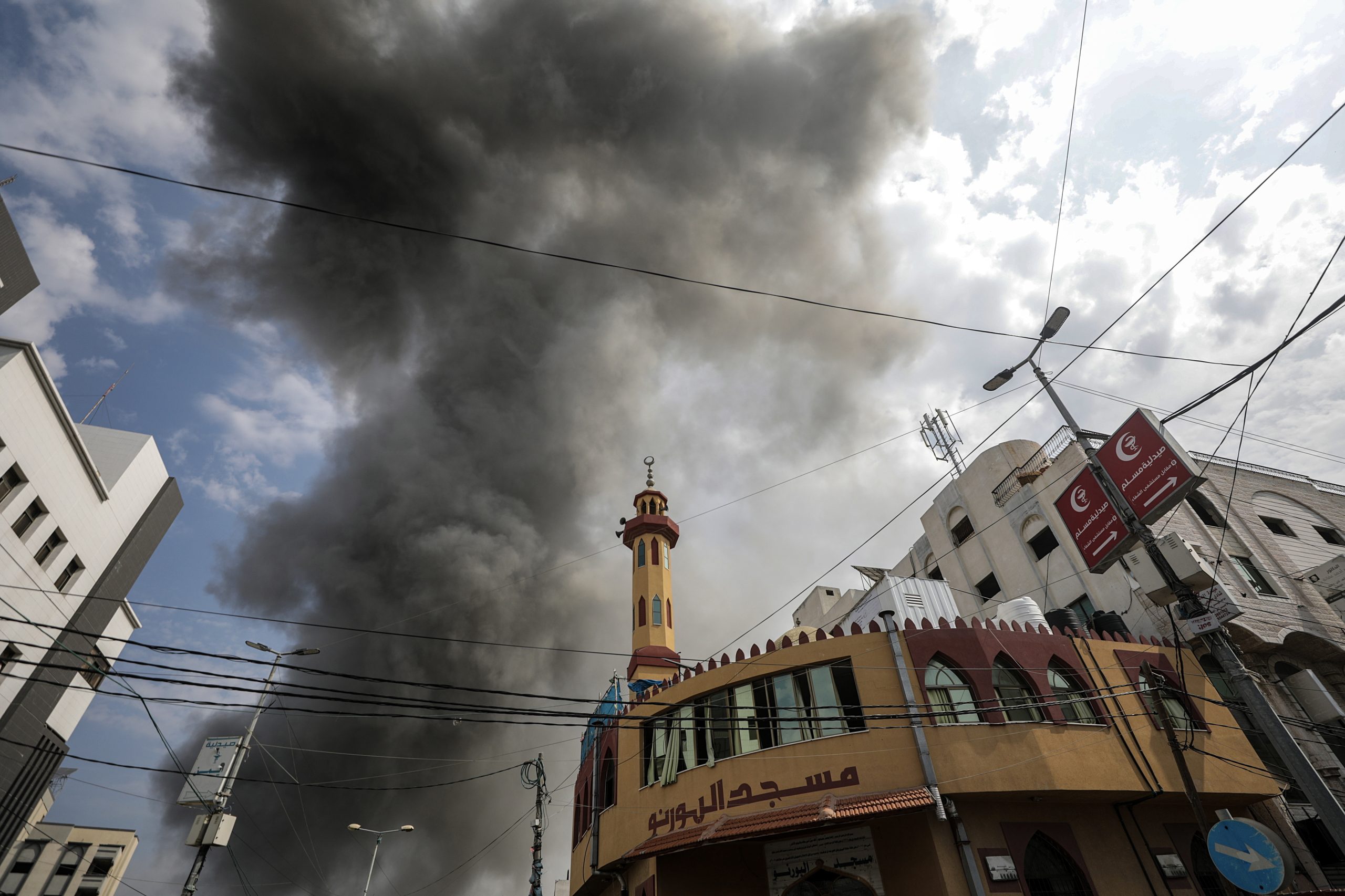 Telavive sob ataque, Teerão em retaliação: o que está a acontecer entre Israel e o Irão