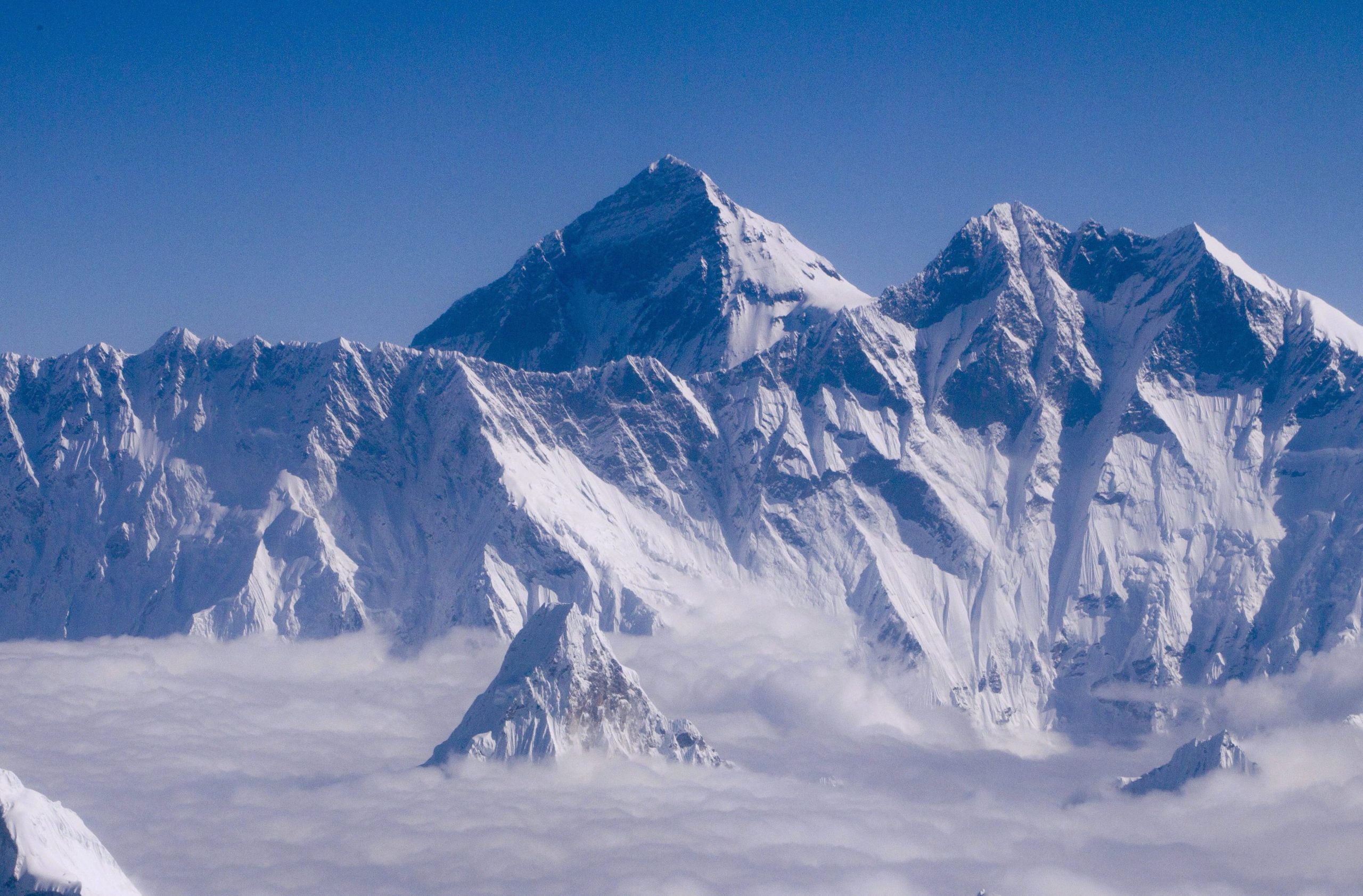 Pelo menos oito montanhistas mortos em tempestade de neve no Nepal