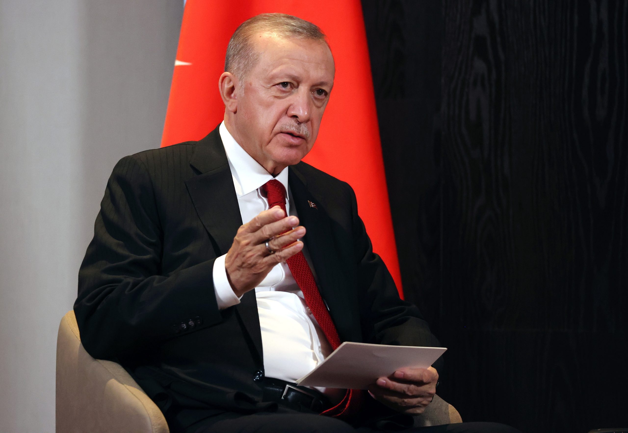Vídeo mostra Erdogan a jogar ping-pong com homólogo do Cazaquistão antes de encontro com Putin