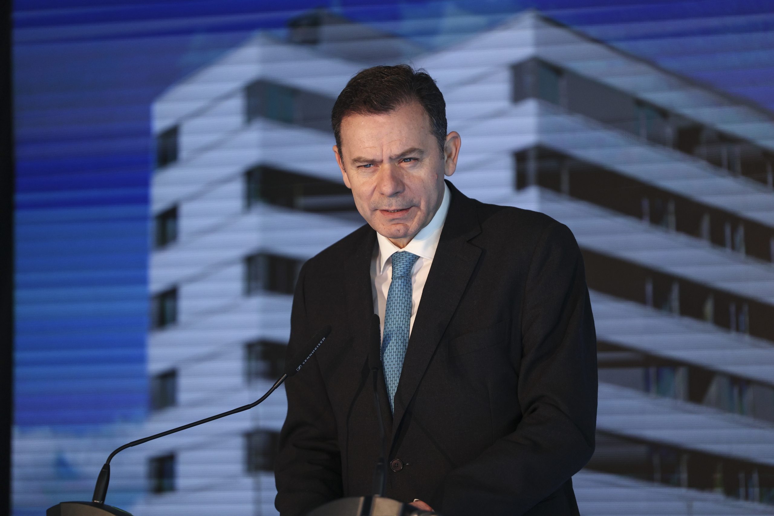 Montenegro não vai debater com Bloco, Livre e PAN